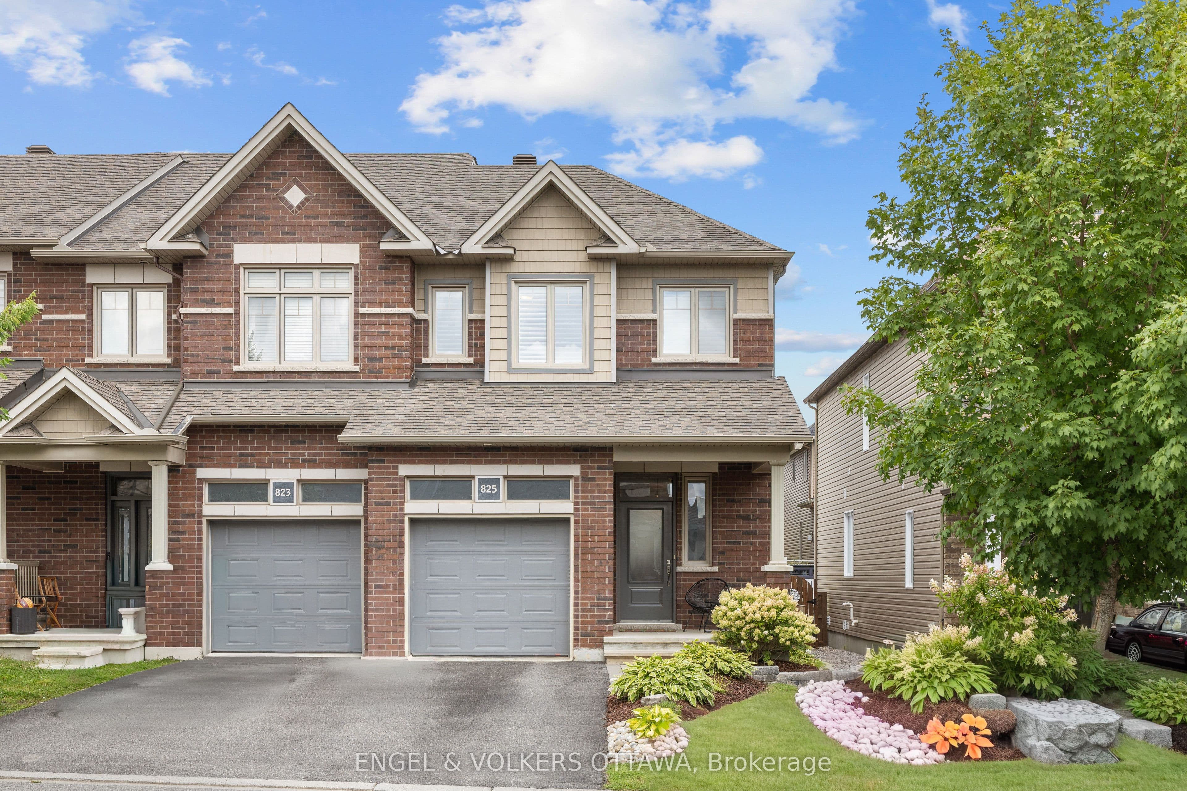 825 Loosestrife Way, Leitrim, ON K1T 0L8