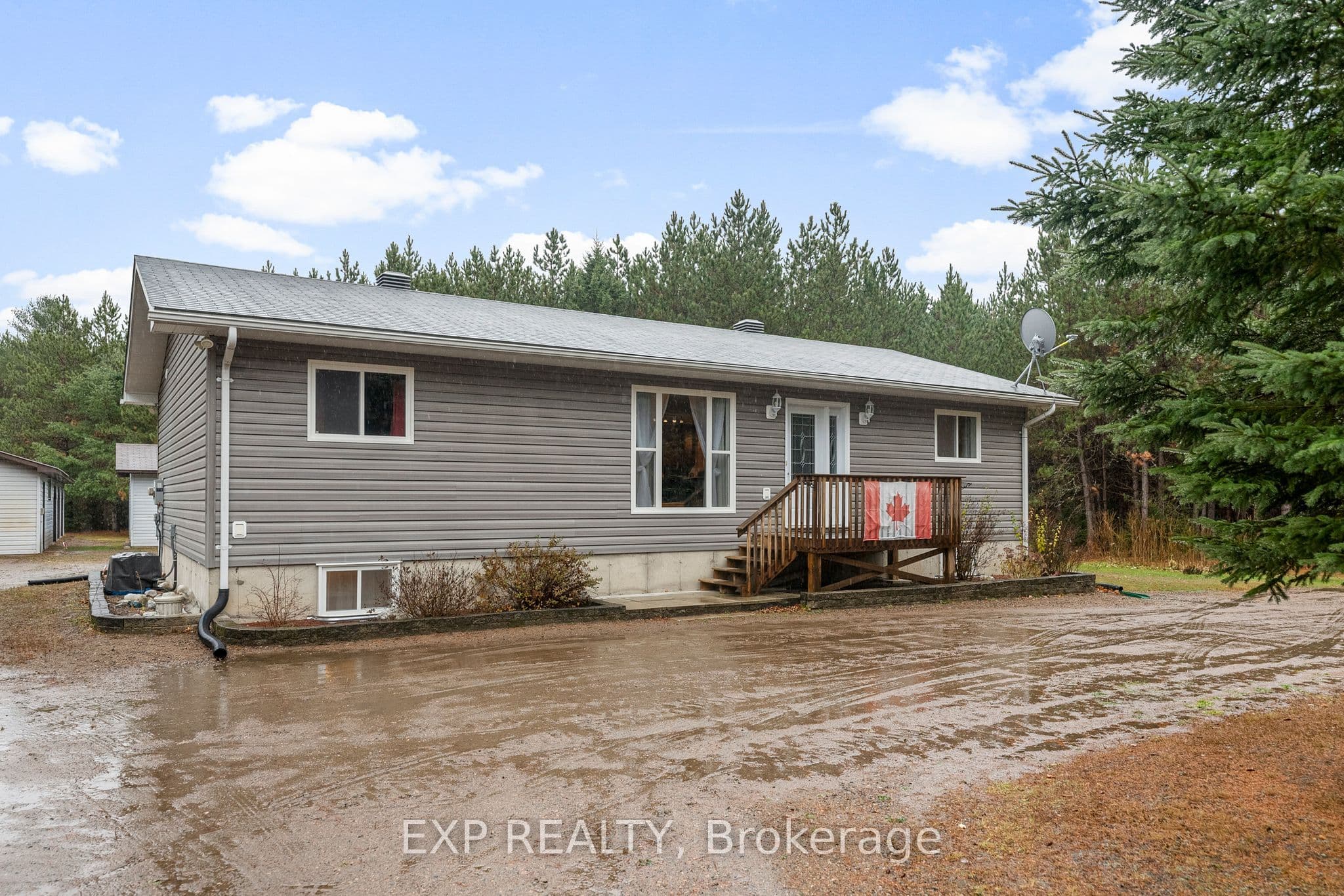 716 Cybulski Road, Madawaska Valley, ON K0J 1B0
