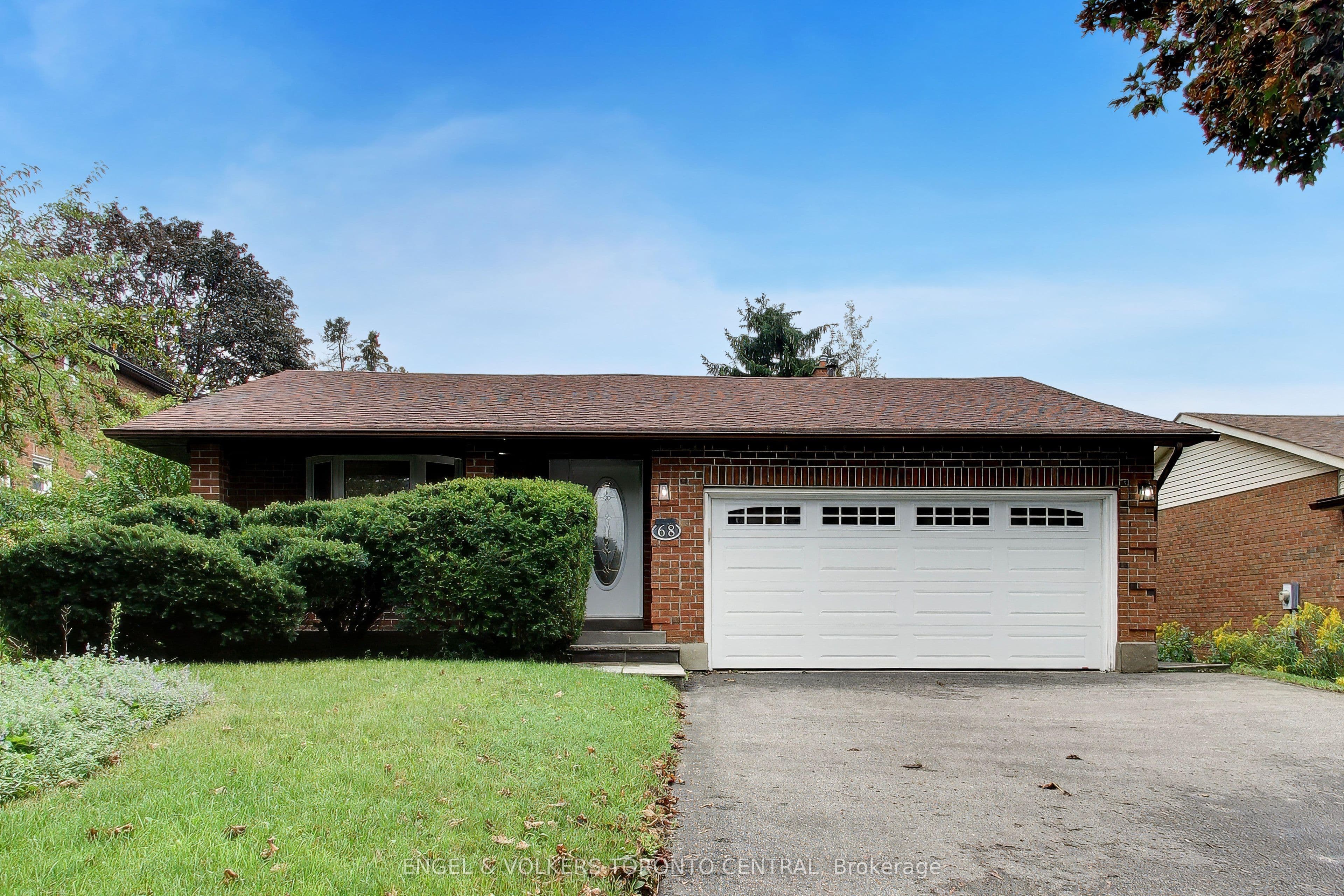 68 Hawley Crescent, Whitby, ON L1N 6V9