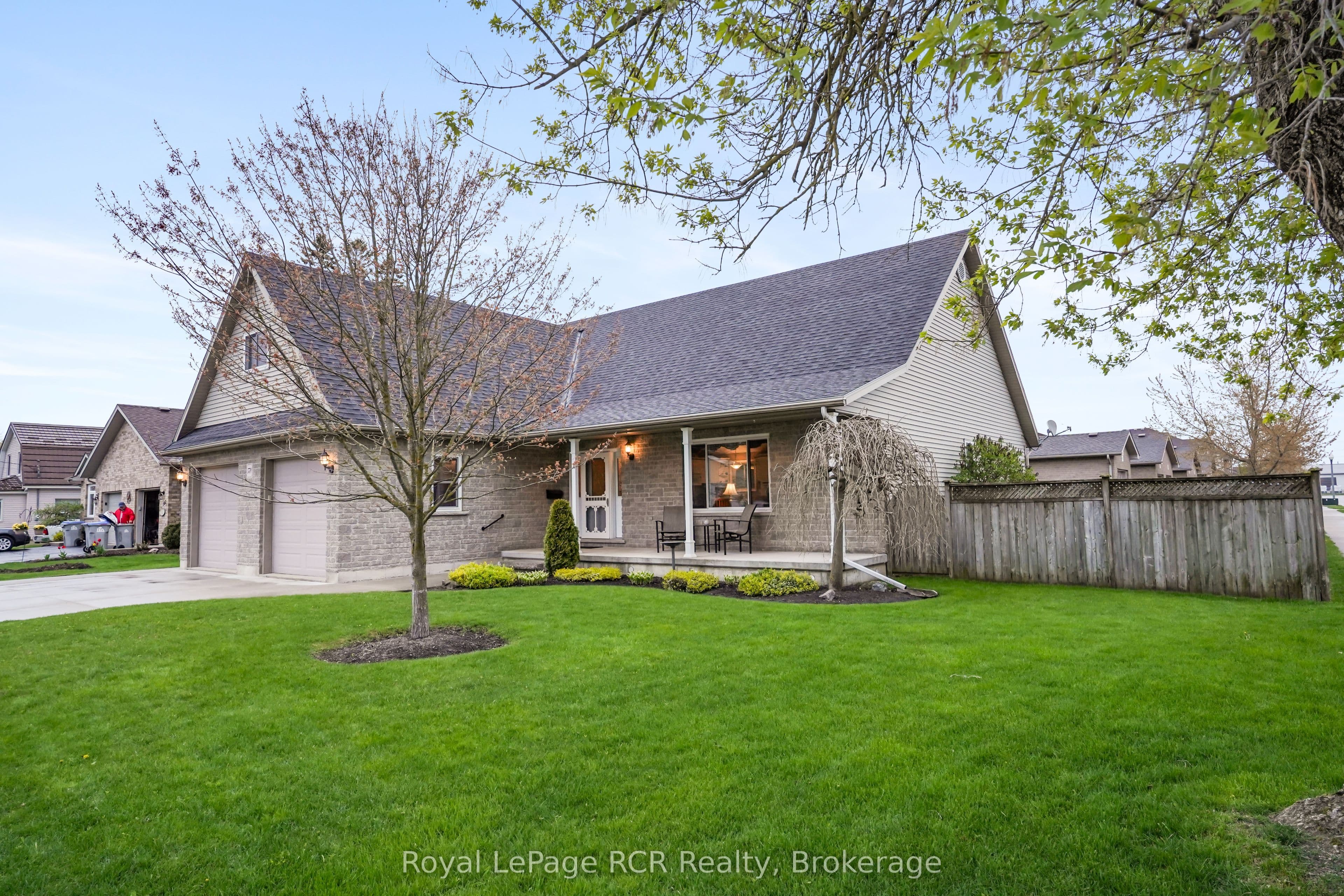 570 Reserve Avenue S, North Perth, ON N4W 2L1