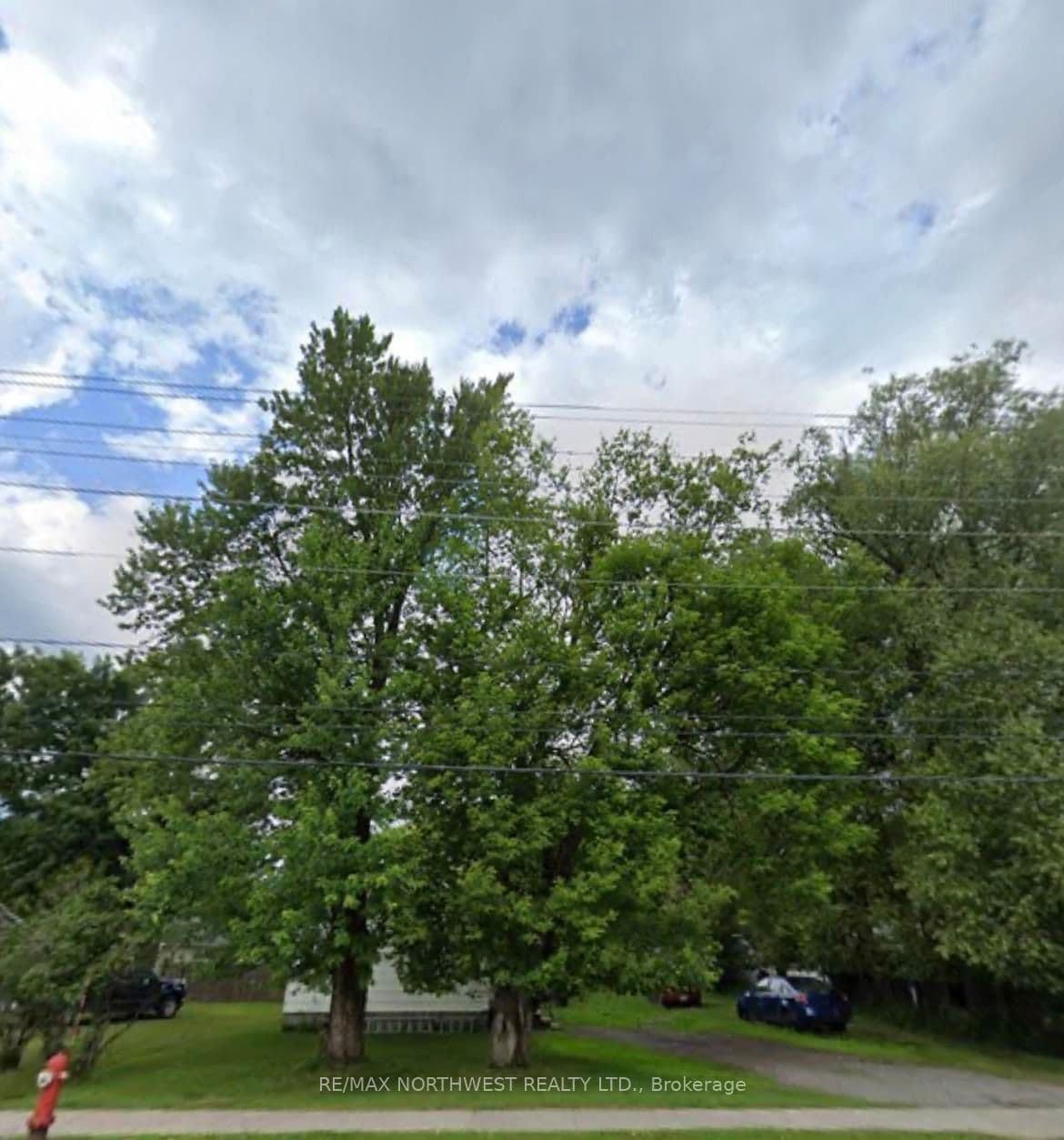 210 Sixth St E, Fort Frances, ON P9A 1W7