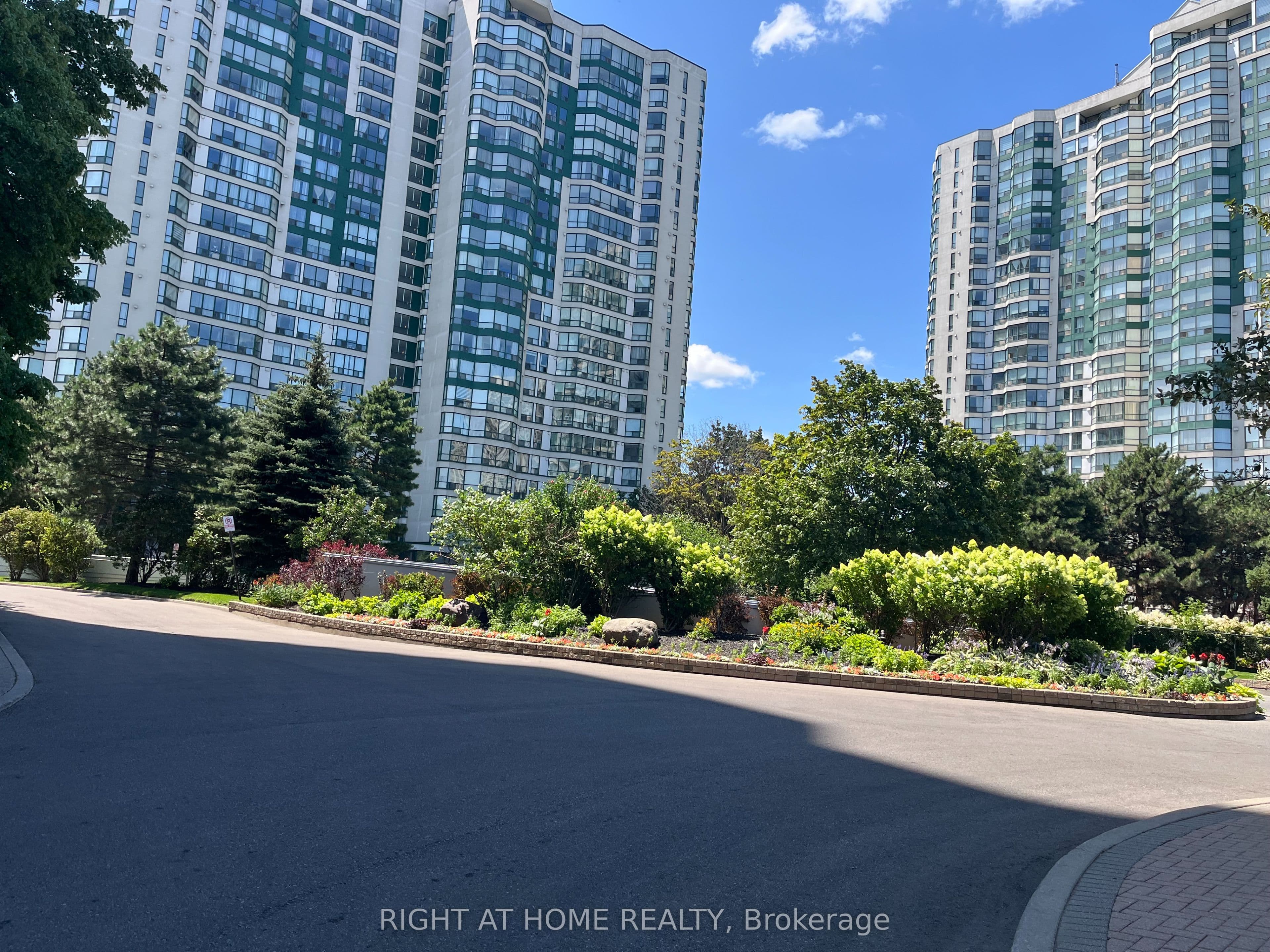 4450 Tucana Crt 1003 Court 1003, Mississauga, ON L5R 3R4