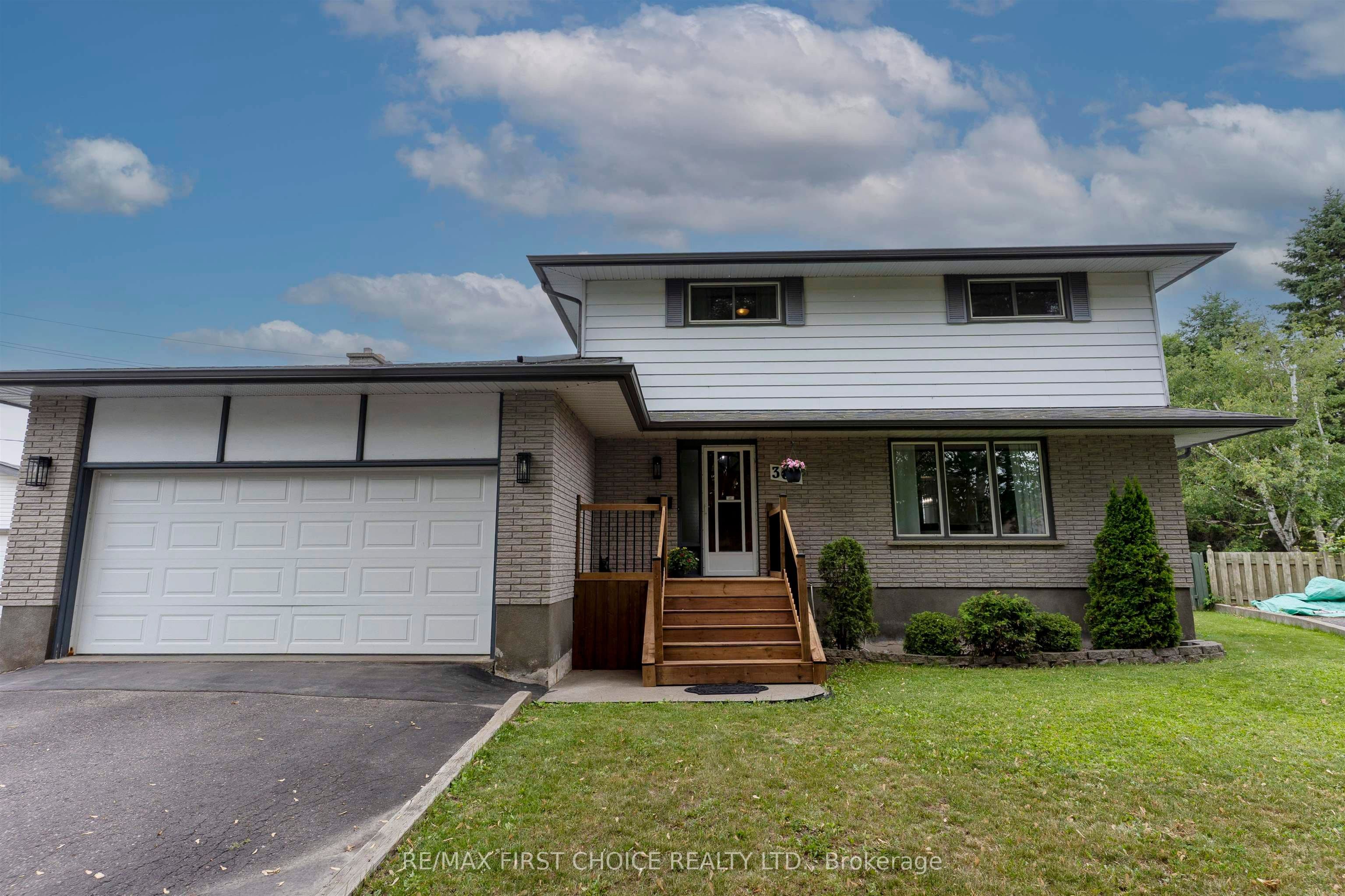 386 Lambton Place, Thunder Bay, ON P7C 5M1