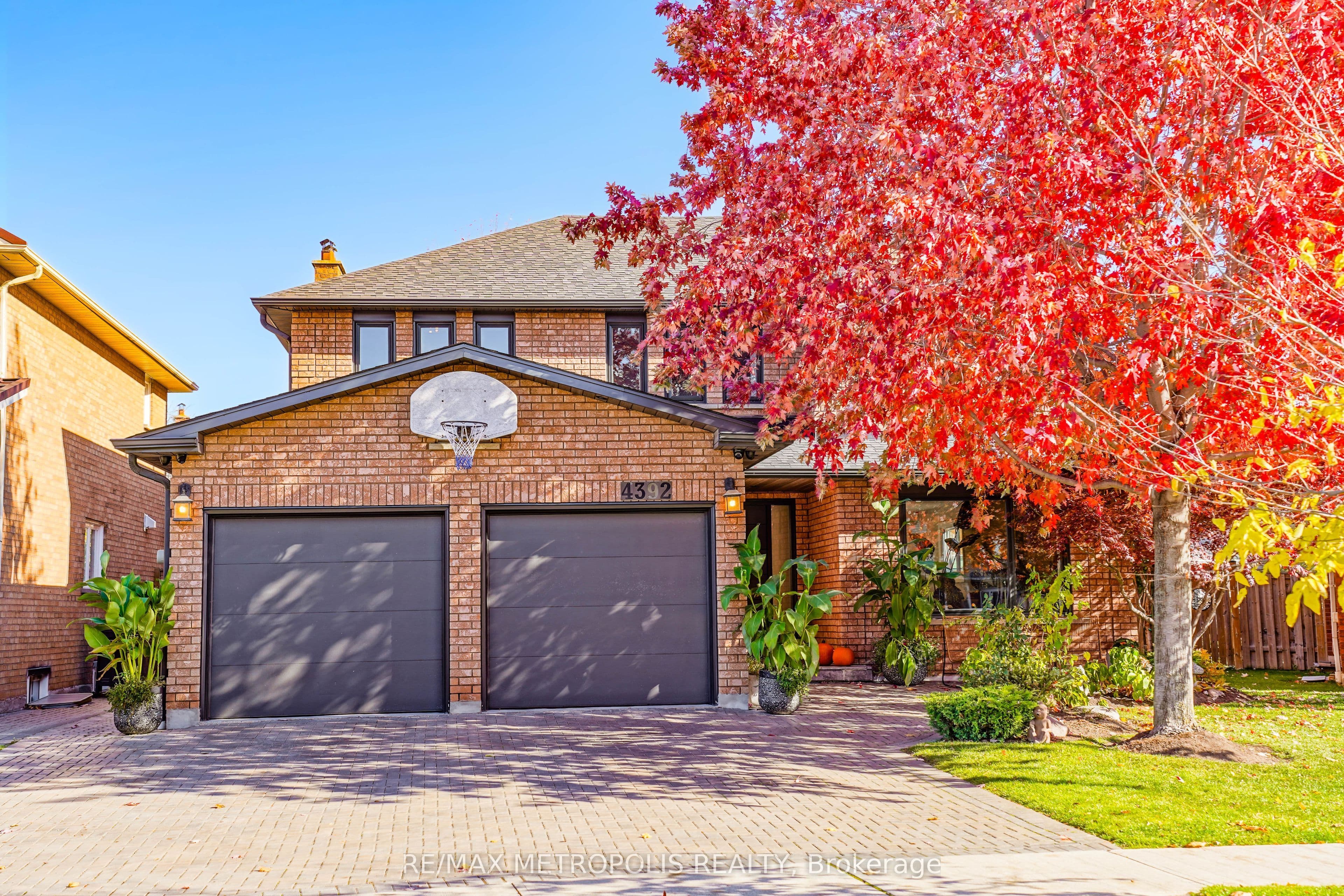 4392 Grassland Crescent, Mississauga, ON L5V 1E2