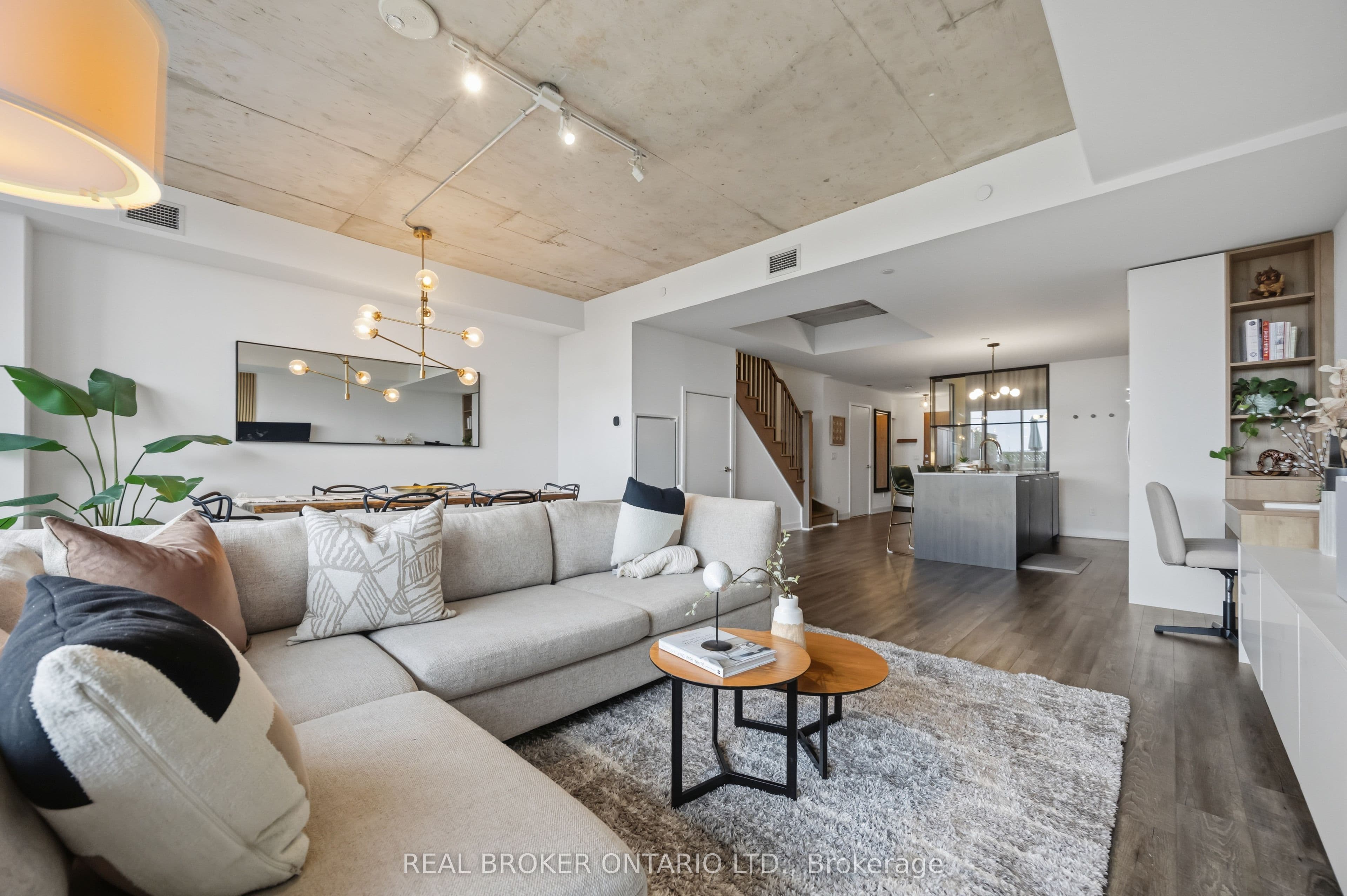 15 Baseball Place 611, Toronto, ON M4M 0E6