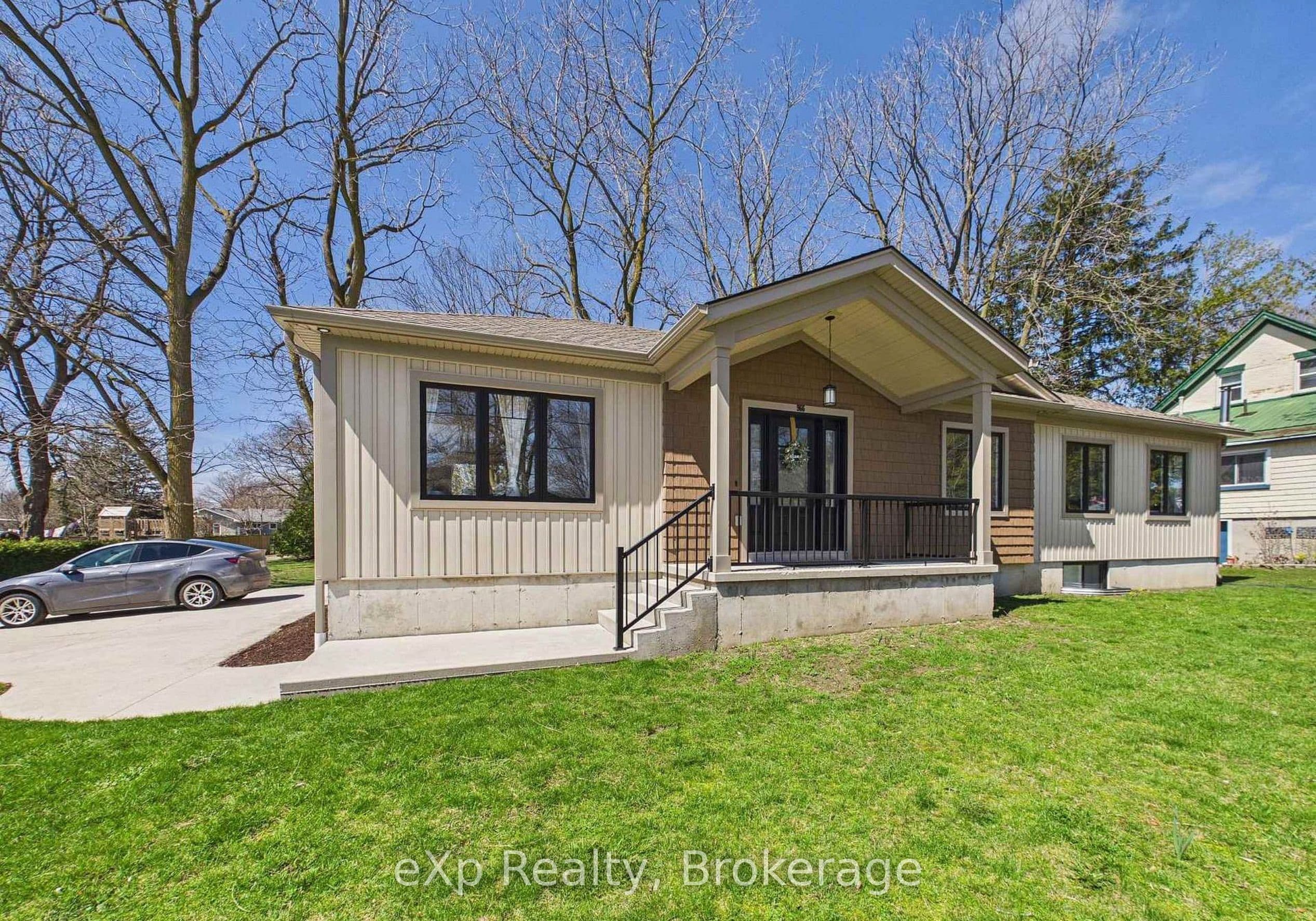 966 Charles Street B Lower, Kincardine, ON N2Z 2C3
