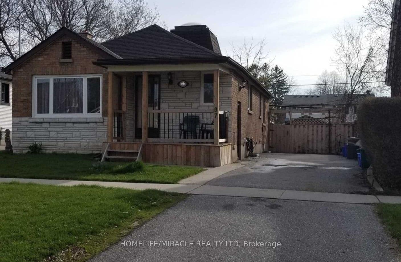 97 Central Park Boulevard N Upper, Oshawa, ON L1G 5Y4