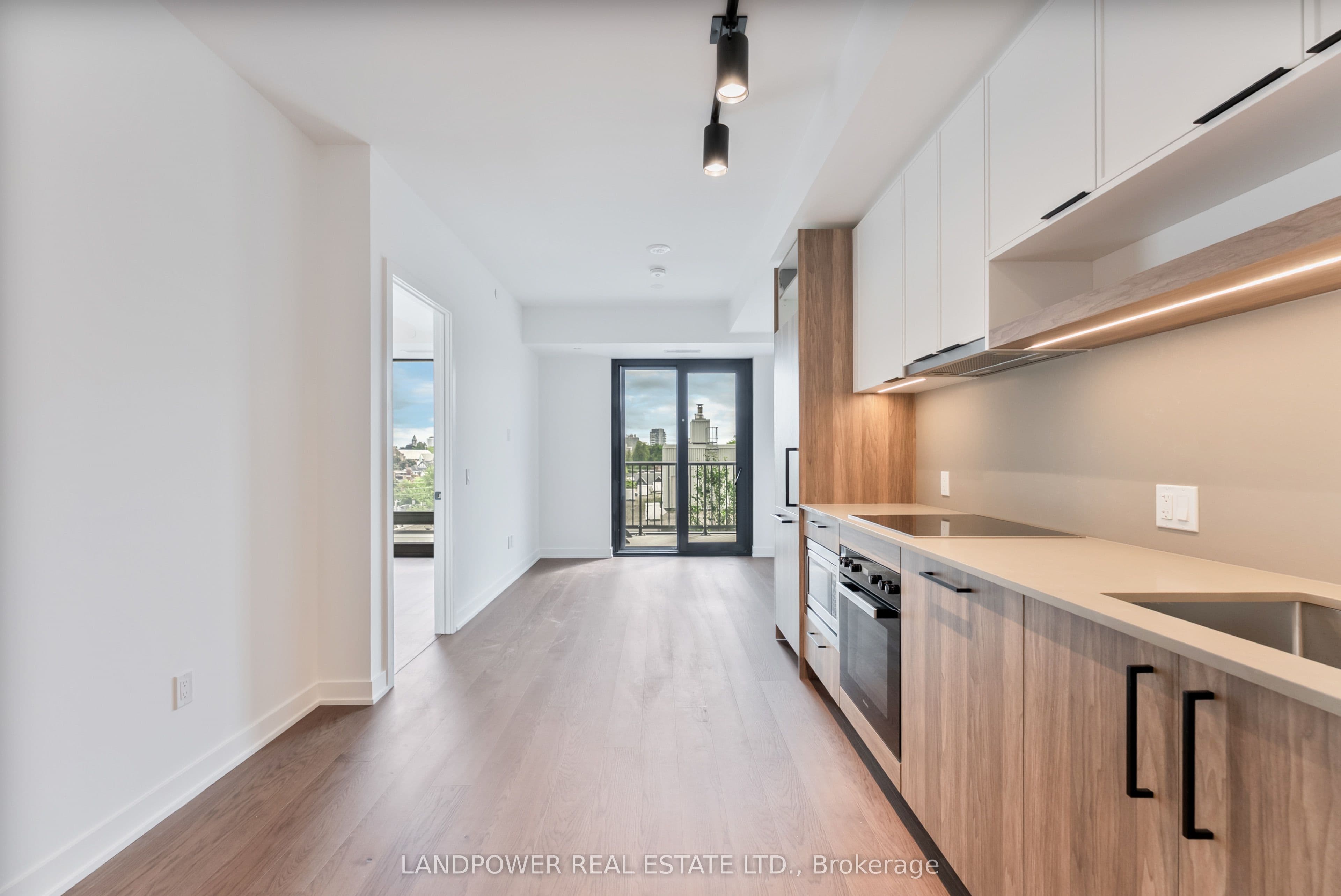 89 Montclair Avenue 1019, Toronto, ON M5P 1P5