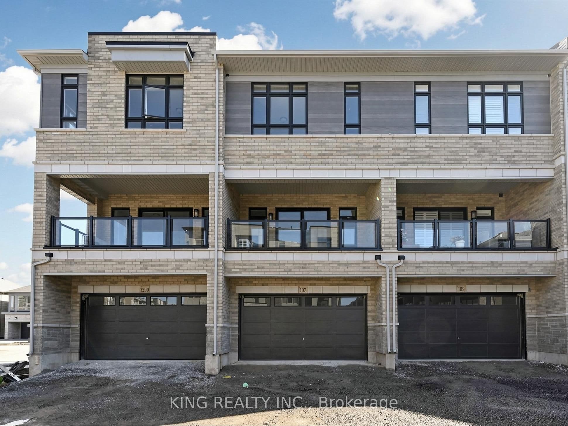 107 Jack Bowerbank Boulevard, Oakville, ON L6M 4K1