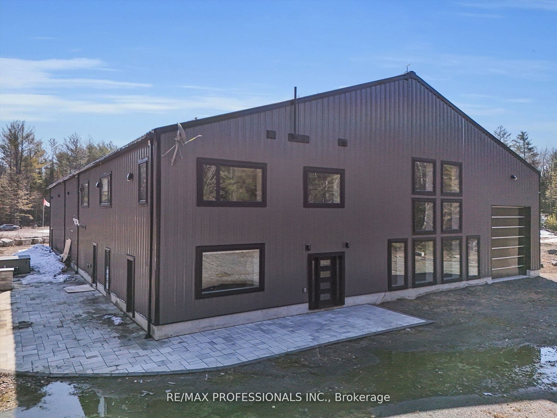 2320 Highway 117, Lake of Bays, ON P0B 1A0