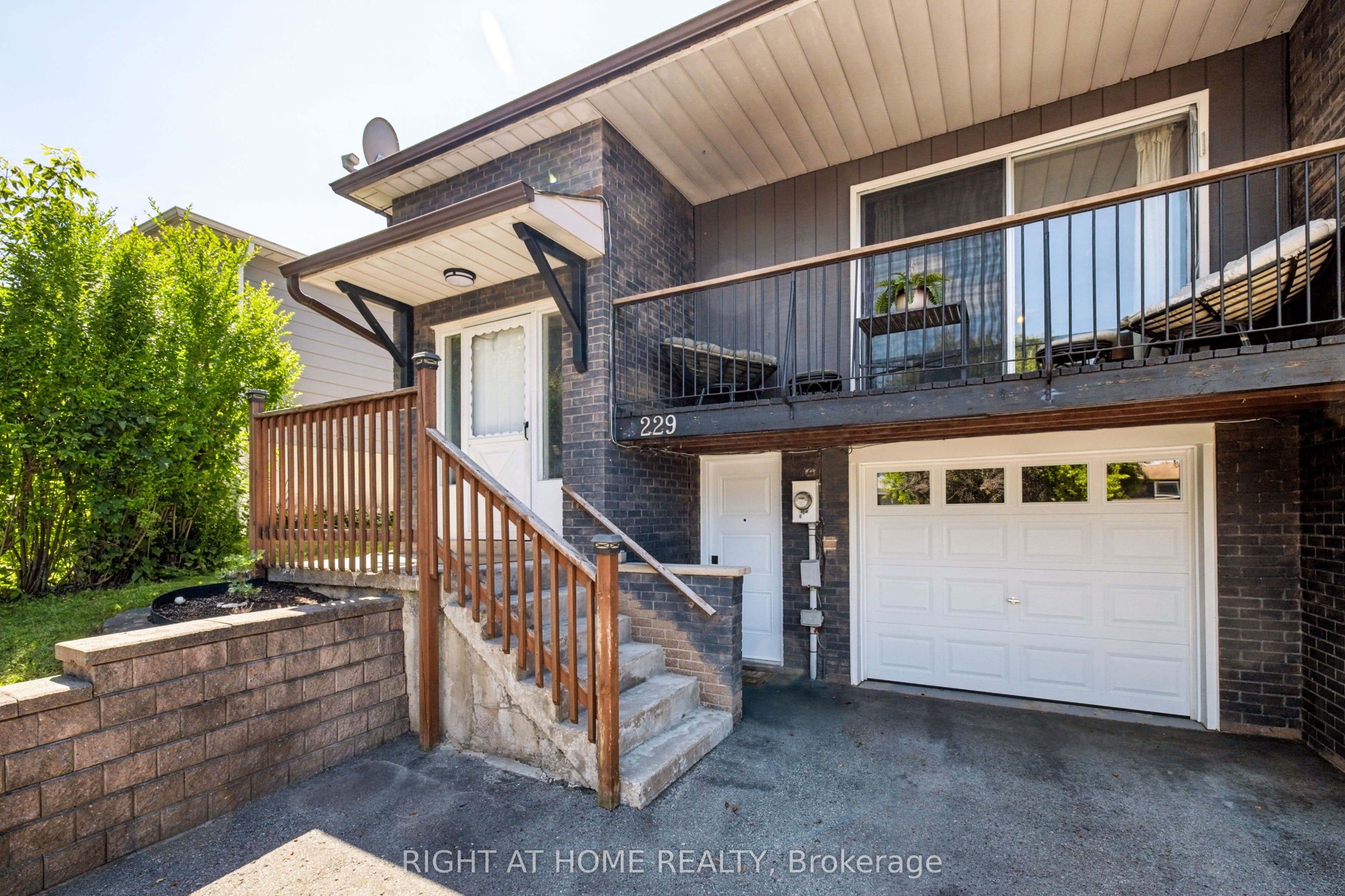 229 Britannia Avenue, Bradford West Gwillimbury, ON L3Z 1A4
