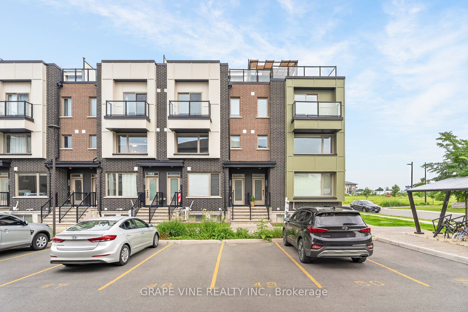 581 Takamose Private 216, Manor Park - Cardinal Glen and Area, ON K1K 4Z4