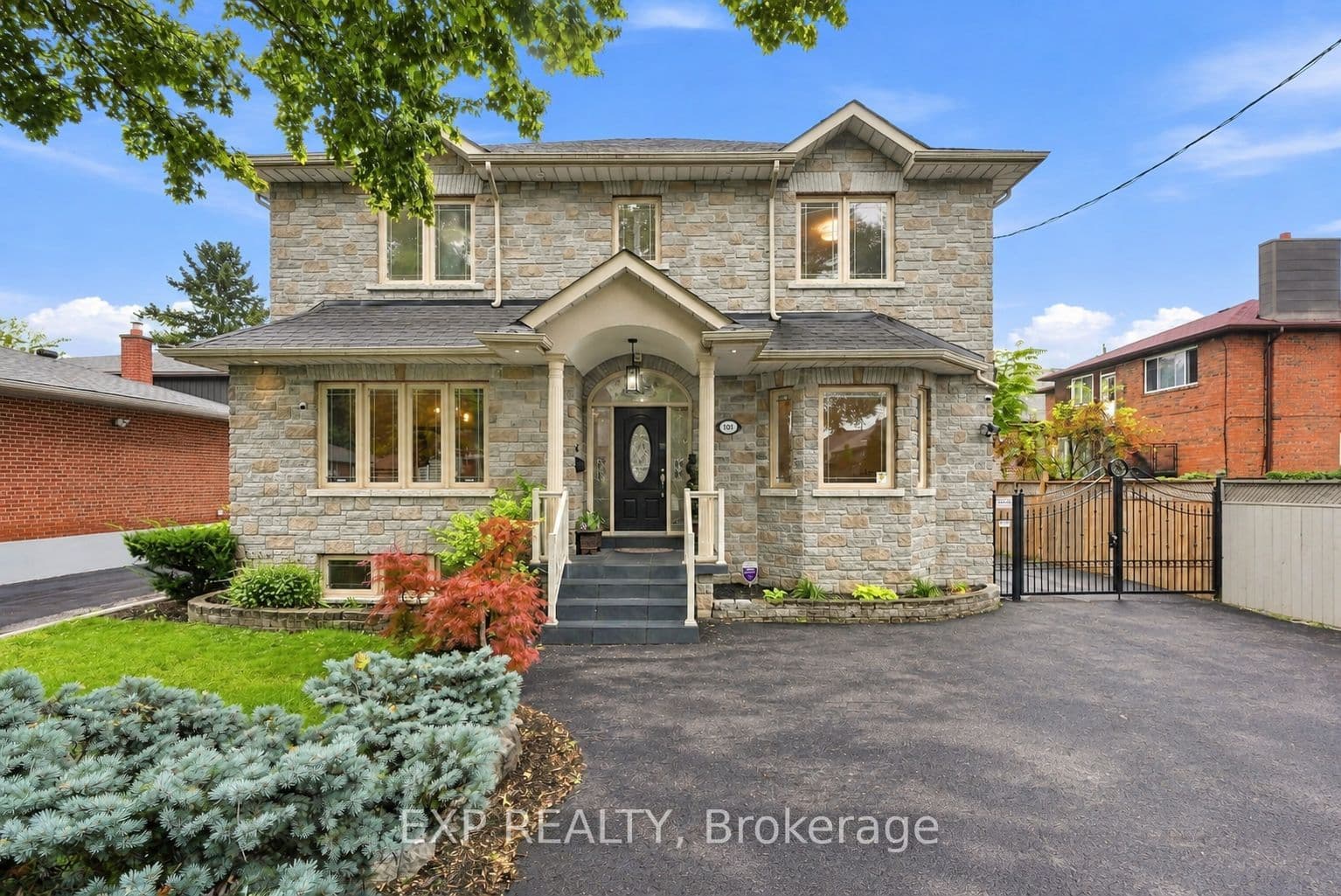 101 Cannon Road, Toronto, ON M8Y 1S2