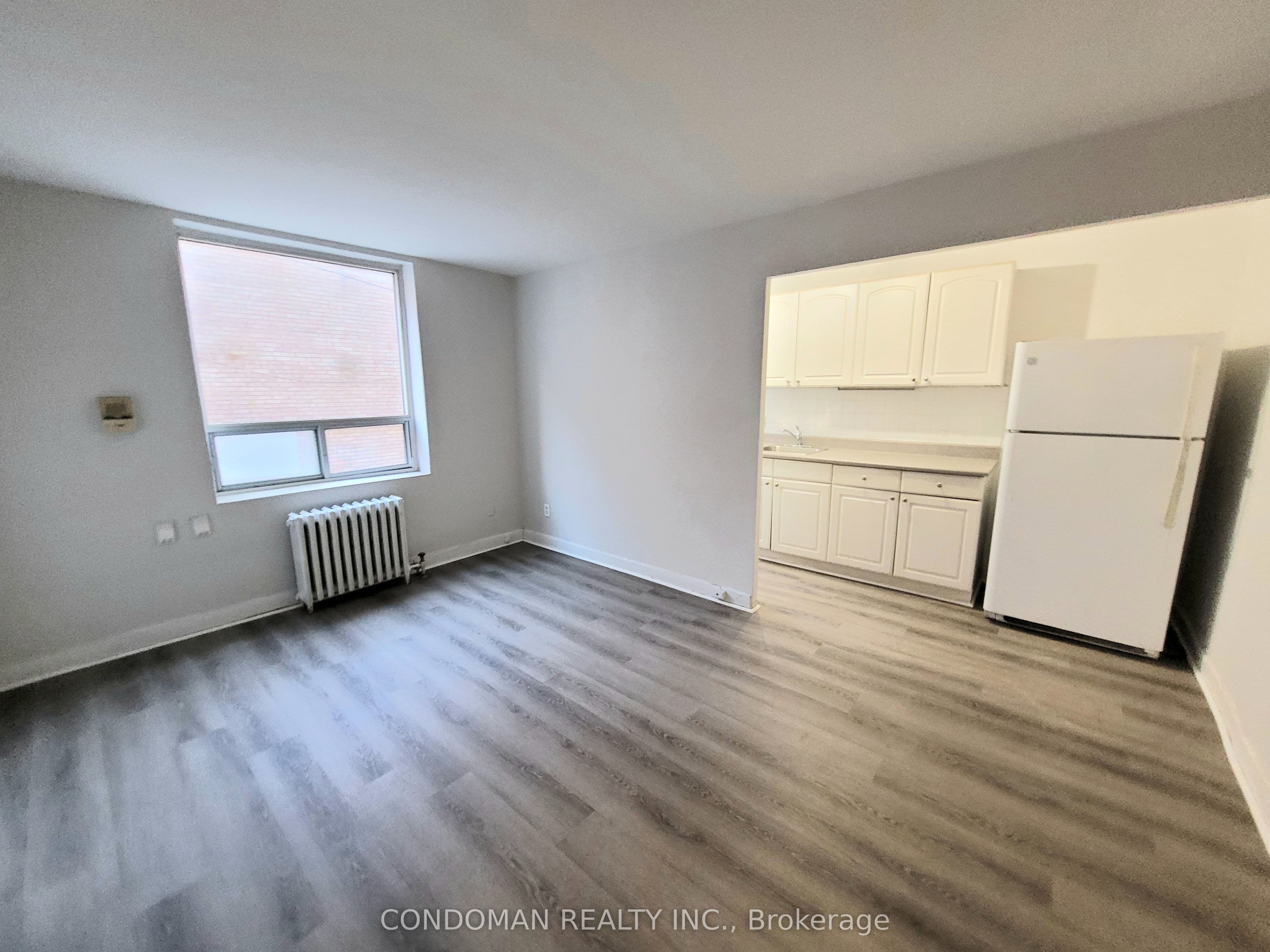 852 Broadview Avenue 104, Toronto, ON M4K 2R1