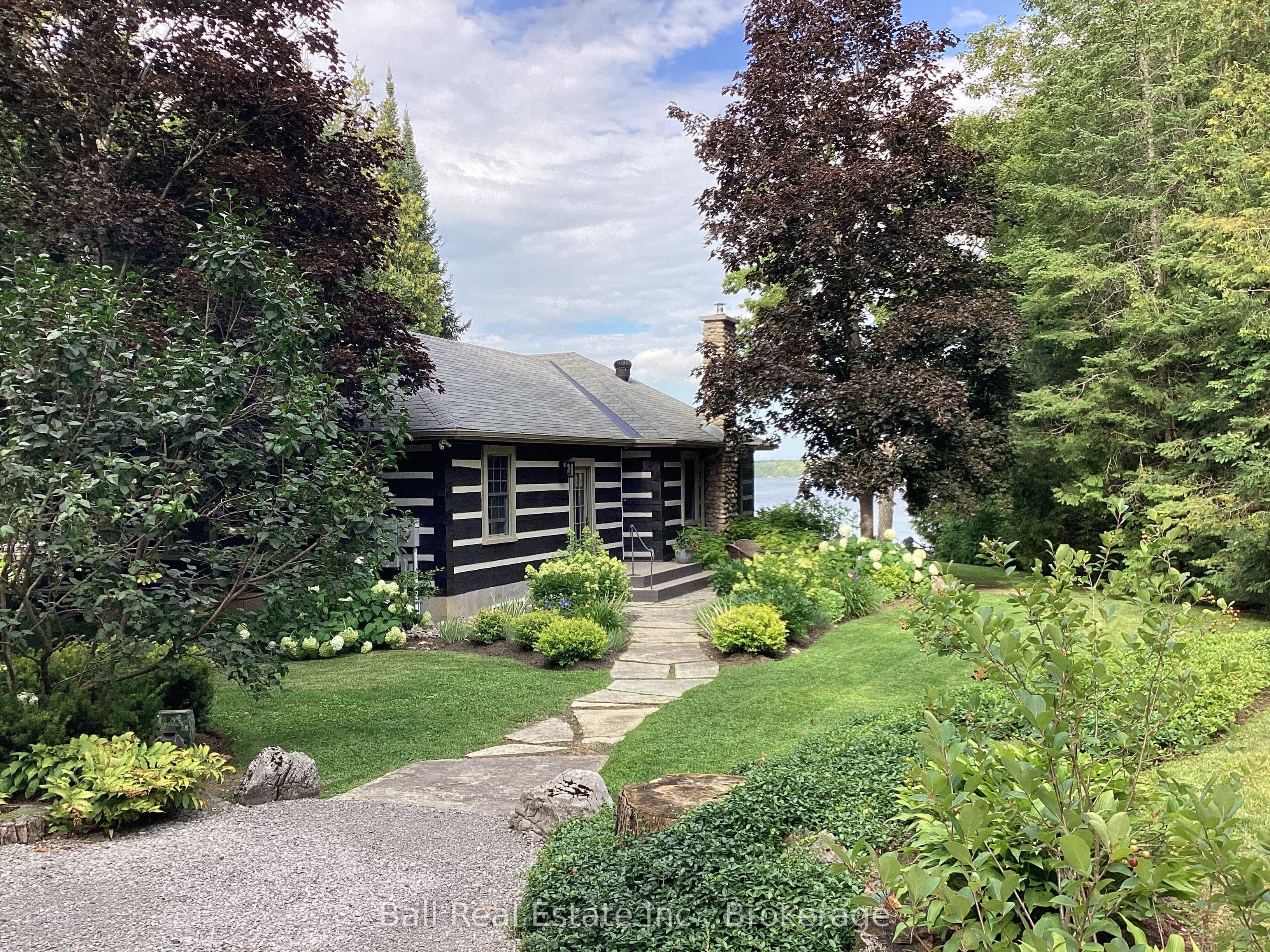 2933 Ayotte's Point Lane, Selwyn, ON K0L 2H0