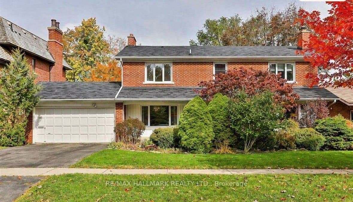 30 Medalist Road, Toronto, ON M2P 1Y5