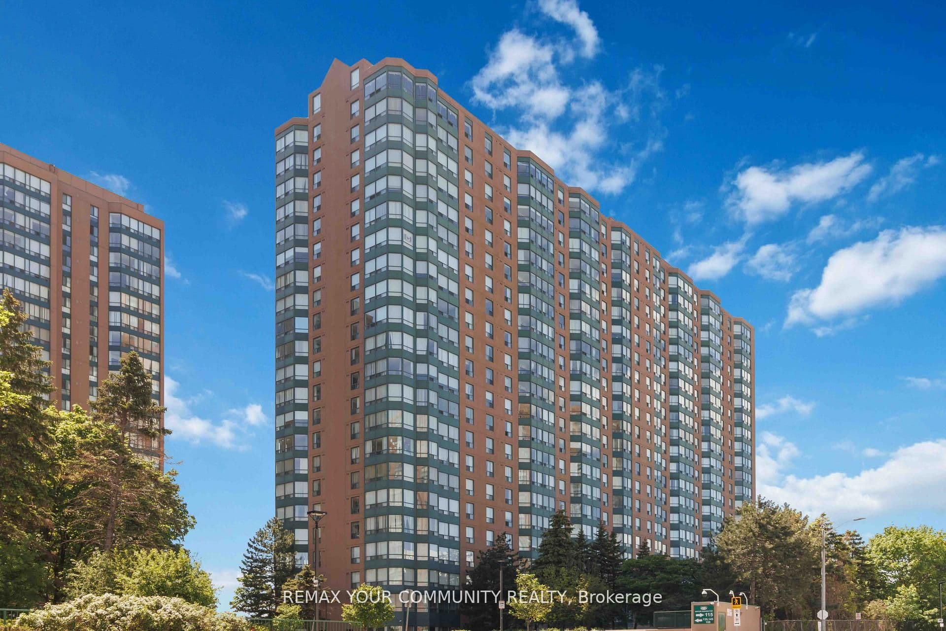 135 Hillcrest Avenue 1109, Mississauga, ON L5B 4B1