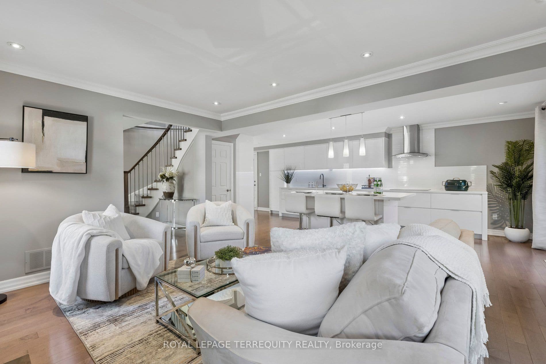 10 Scarboro Avenue, Toronto, ON M1C 3Z4