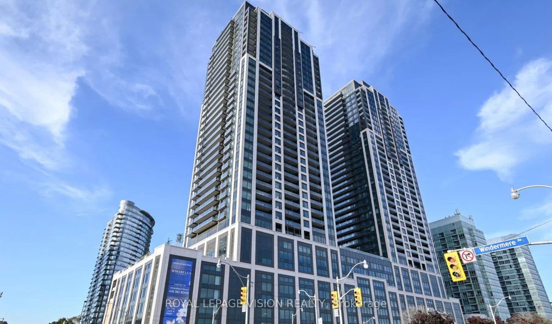 1928 Lake Shore Boulevard W 1715, Toronto, ON M6S 0B1