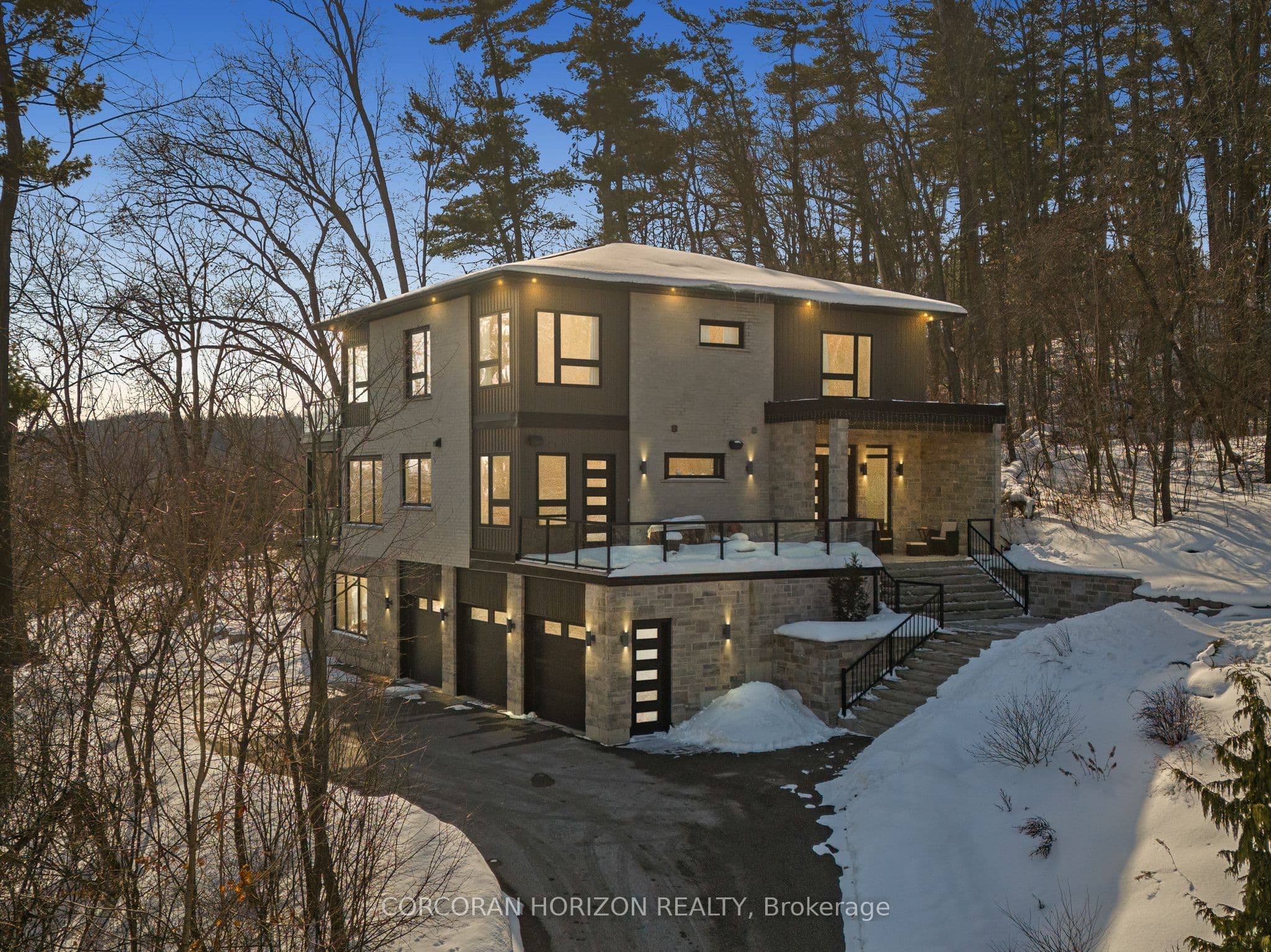 111 Grand Ridge Drive, Cambridge, ON N1S 4E4