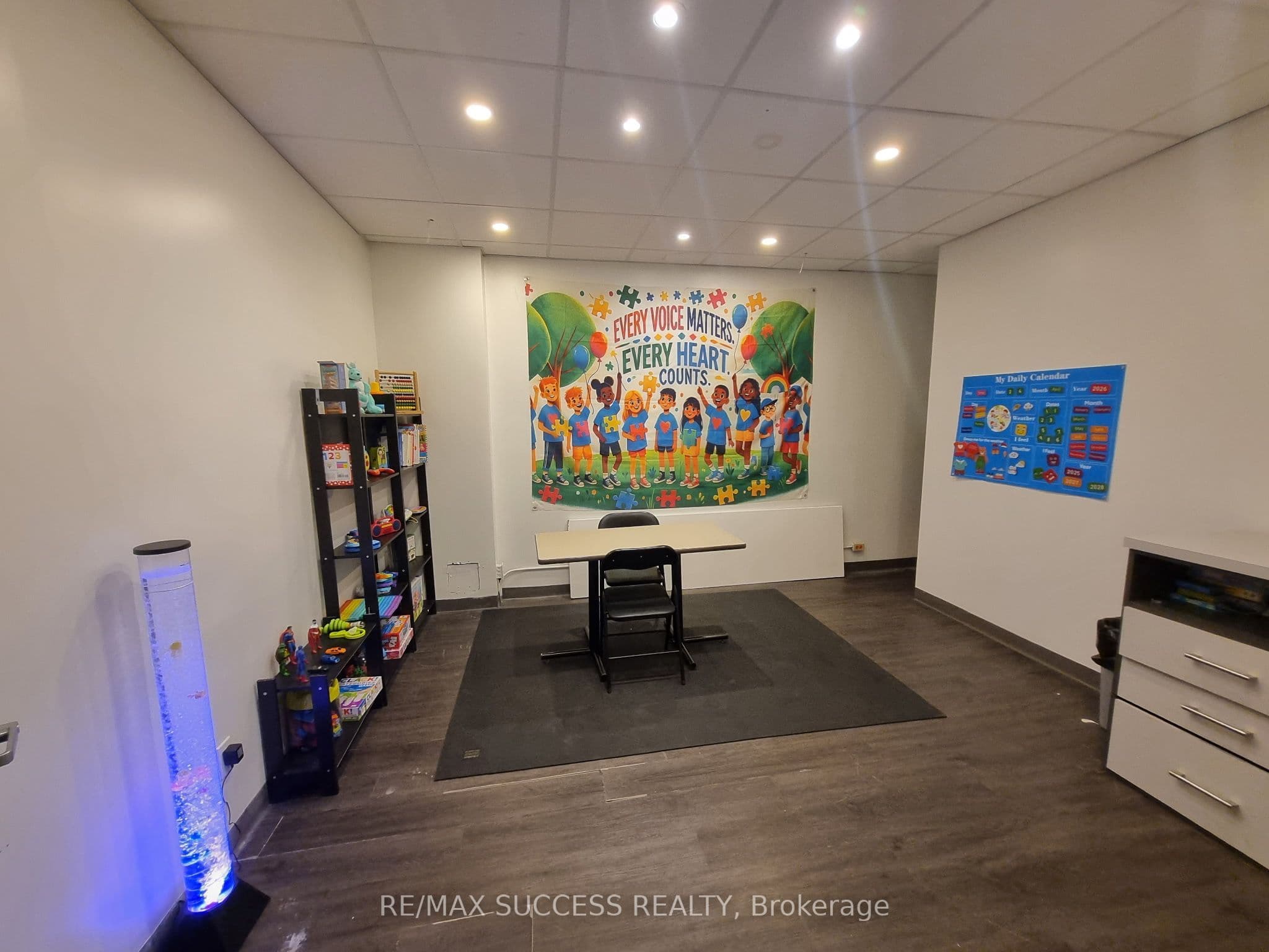 2567 Hurontario Street Main Fl, Mississauga, ON L5A 2G4