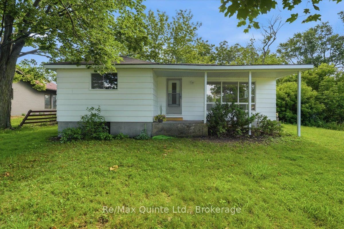 1581 County Rd 10, Prince Edward County, ON K0K 1P0