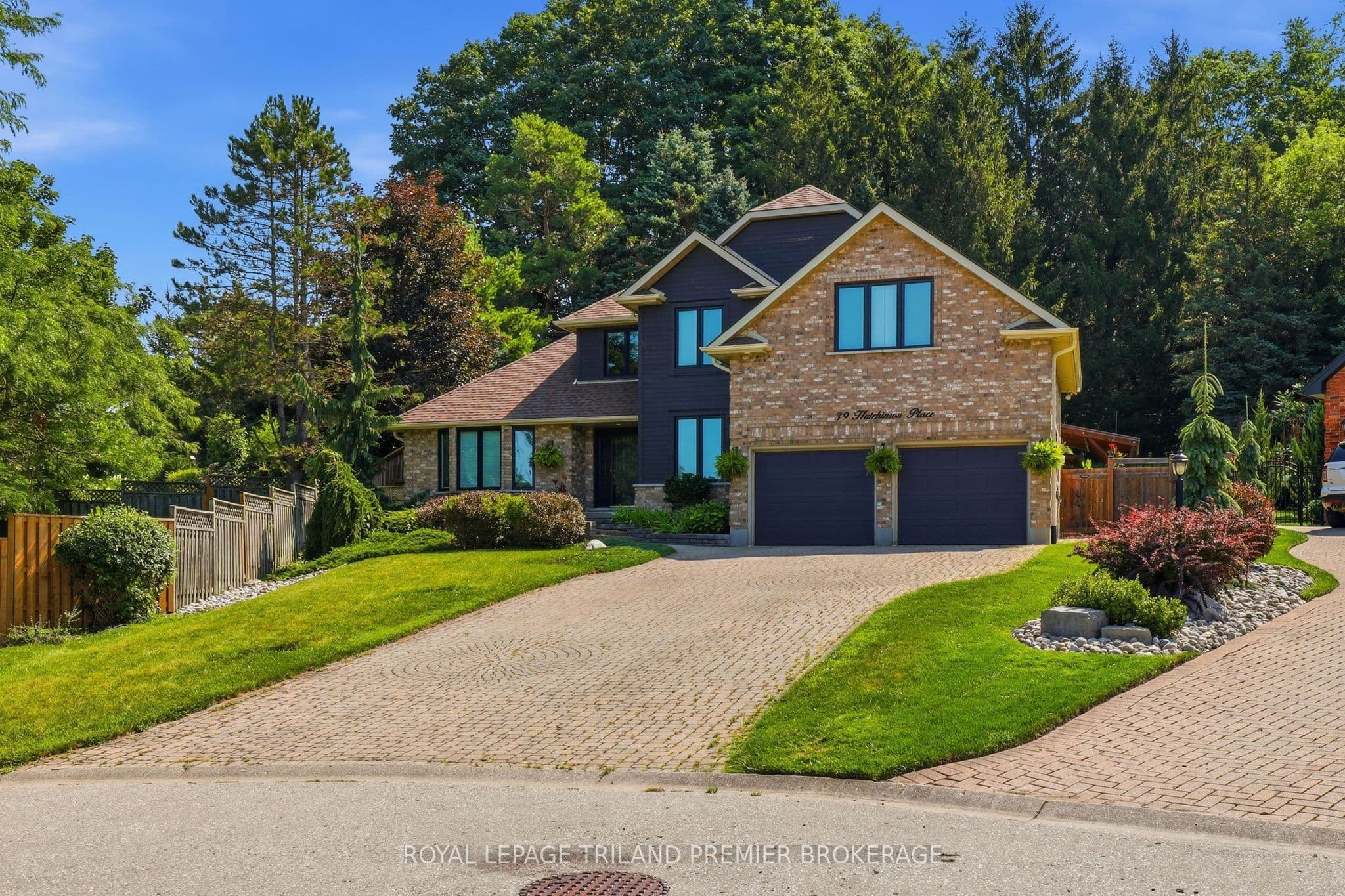 39 Hutchinson Place, Woodstock, ON N4S 8V9
