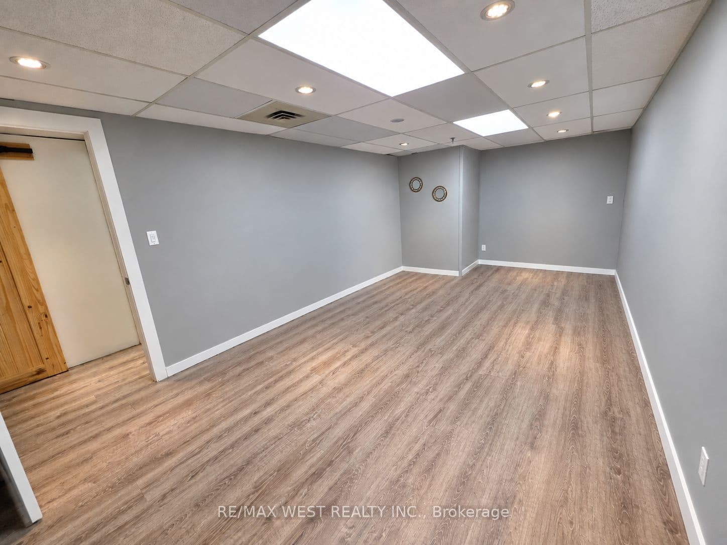 1102 Centre Street 1B - Rm 3, Vaughan, ON L4J 3M8