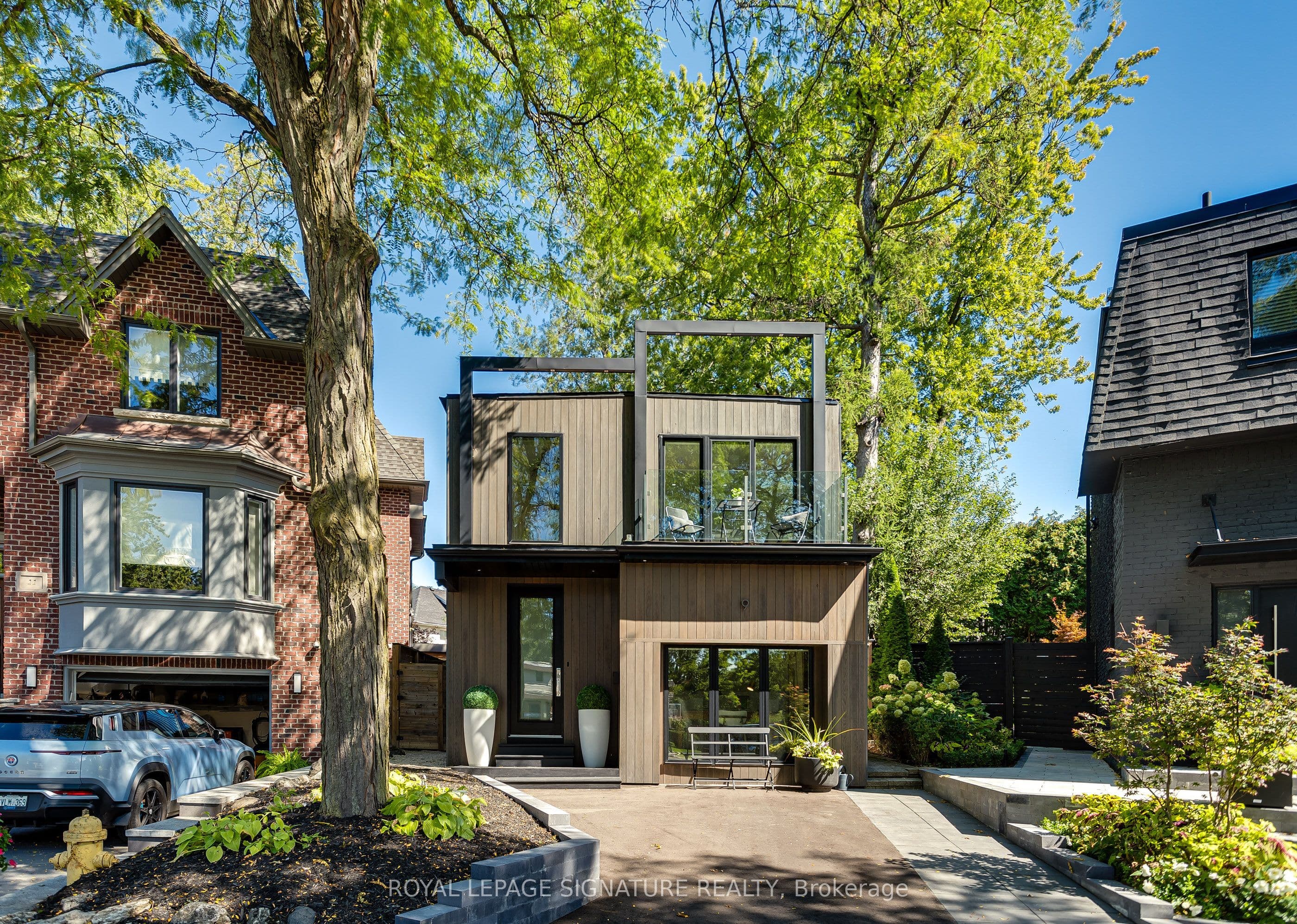 9 Georgian Court, Toronto, ON M4P 2J7