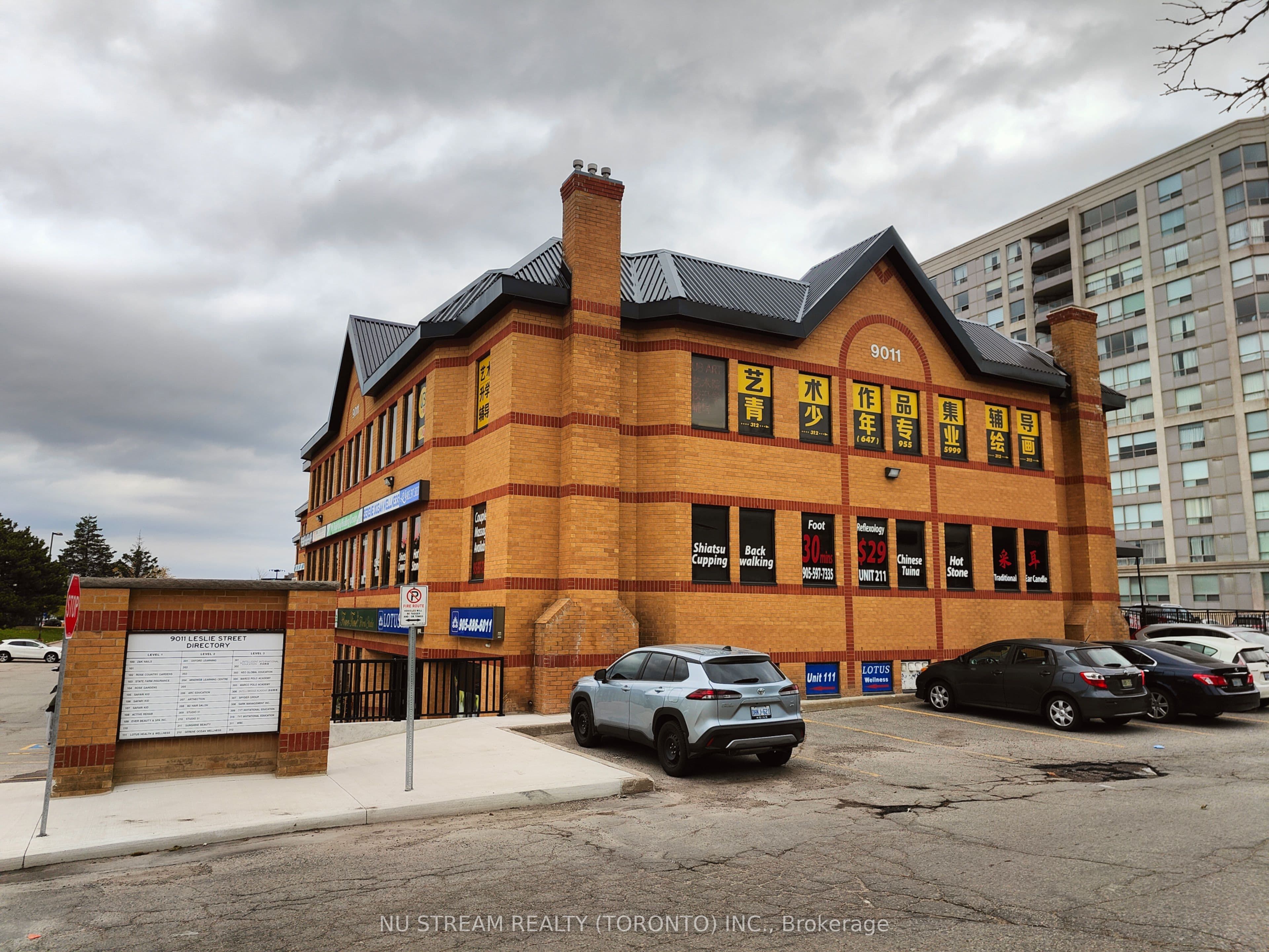9011 Leslie Street 100, Richmond Hill, ON L4B 3B6