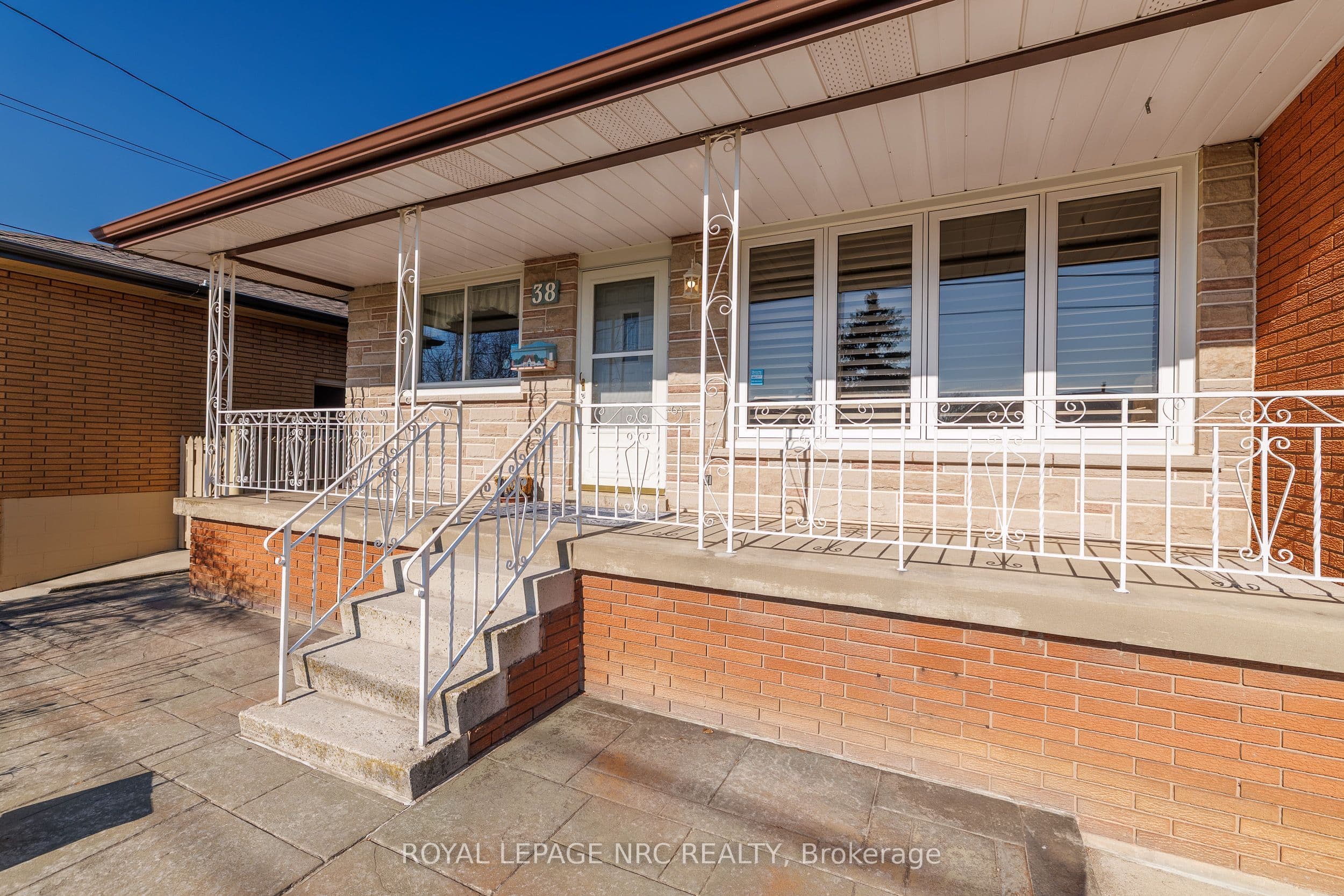 38 Rivercrest Road, Hamilton, ON L8E 1M9