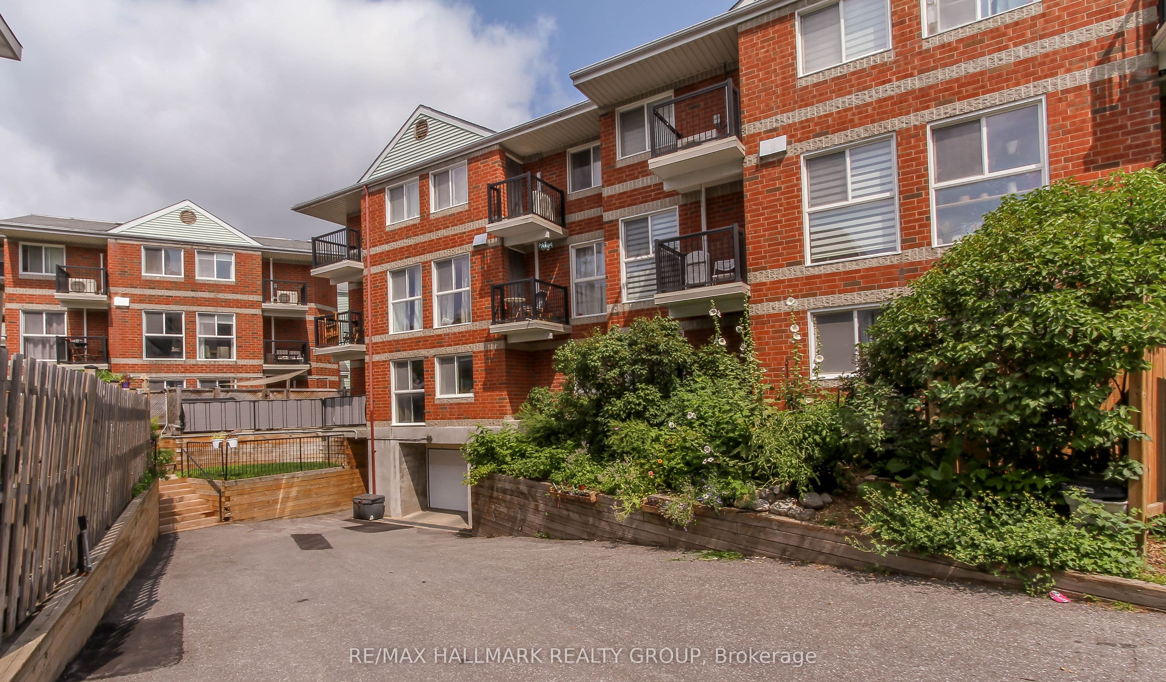 3 Armstrong Street 8, West Centre Town, ON K1Y 4T1
