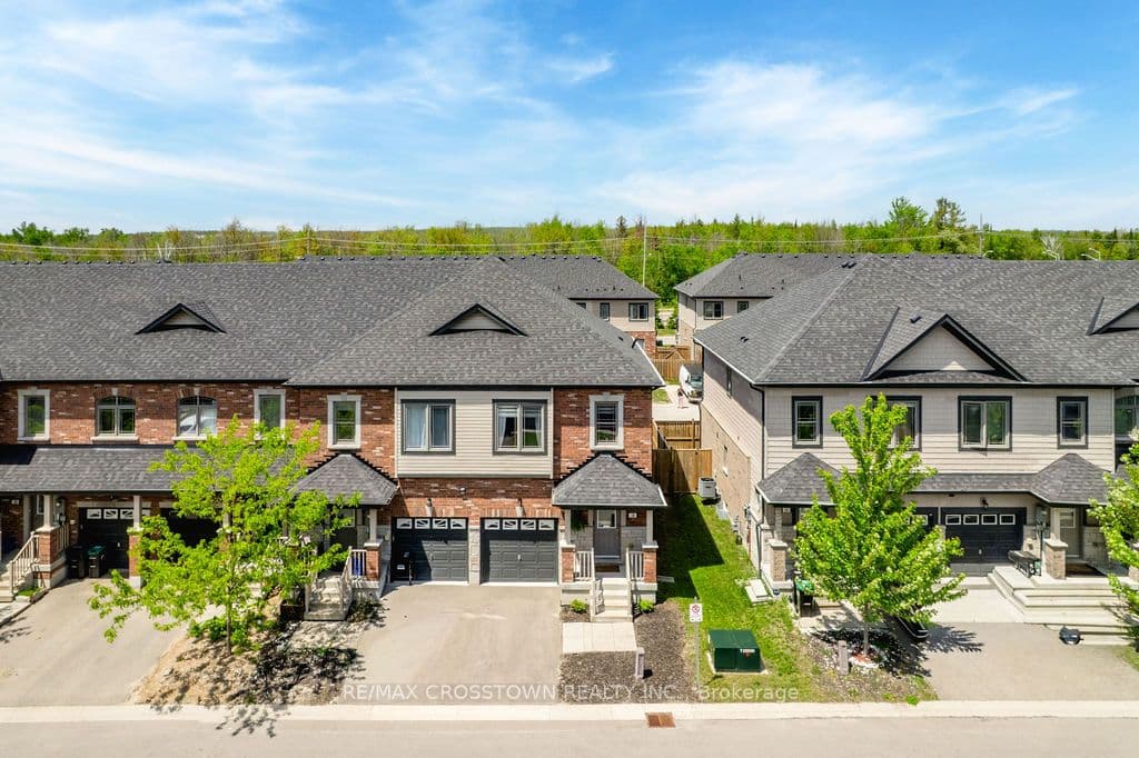 18 Deneb Street, Barrie, ON L4M 0K6