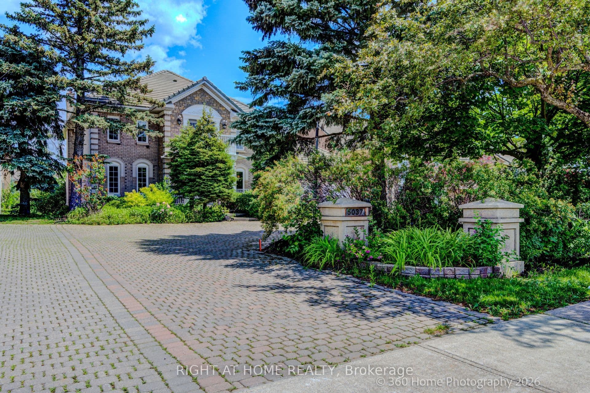 5037 Mississauga Road, Mississauga, ON L5M 4Y1