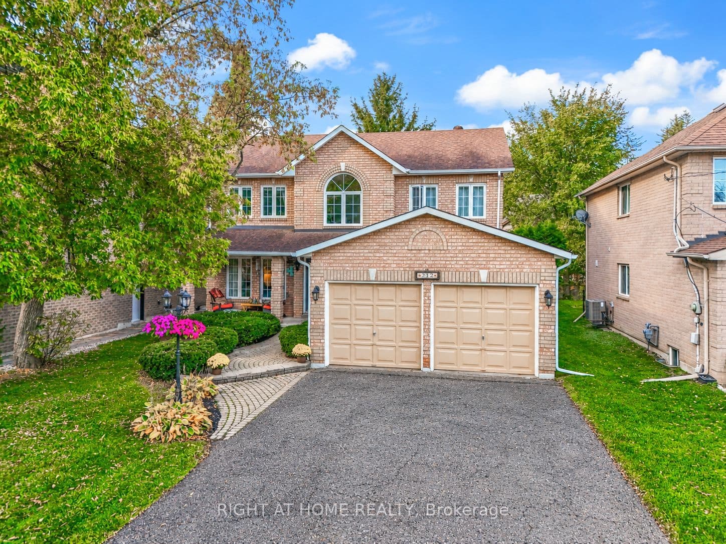 212 Olde Bayview Avenue, Richmond Hill, ON L4E 3E1