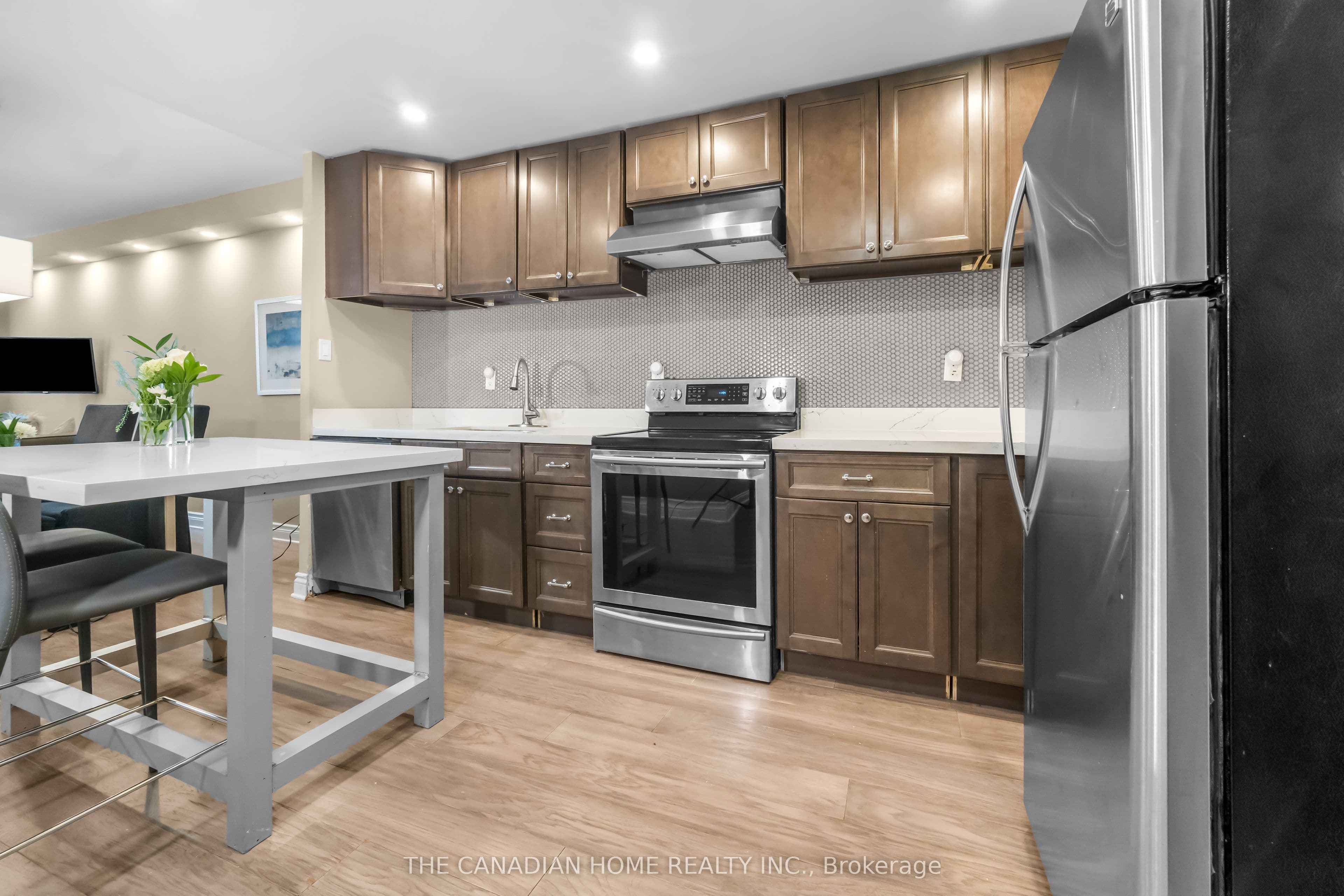 4 Lisa Street 103, Brampton, ON L6T 4B6