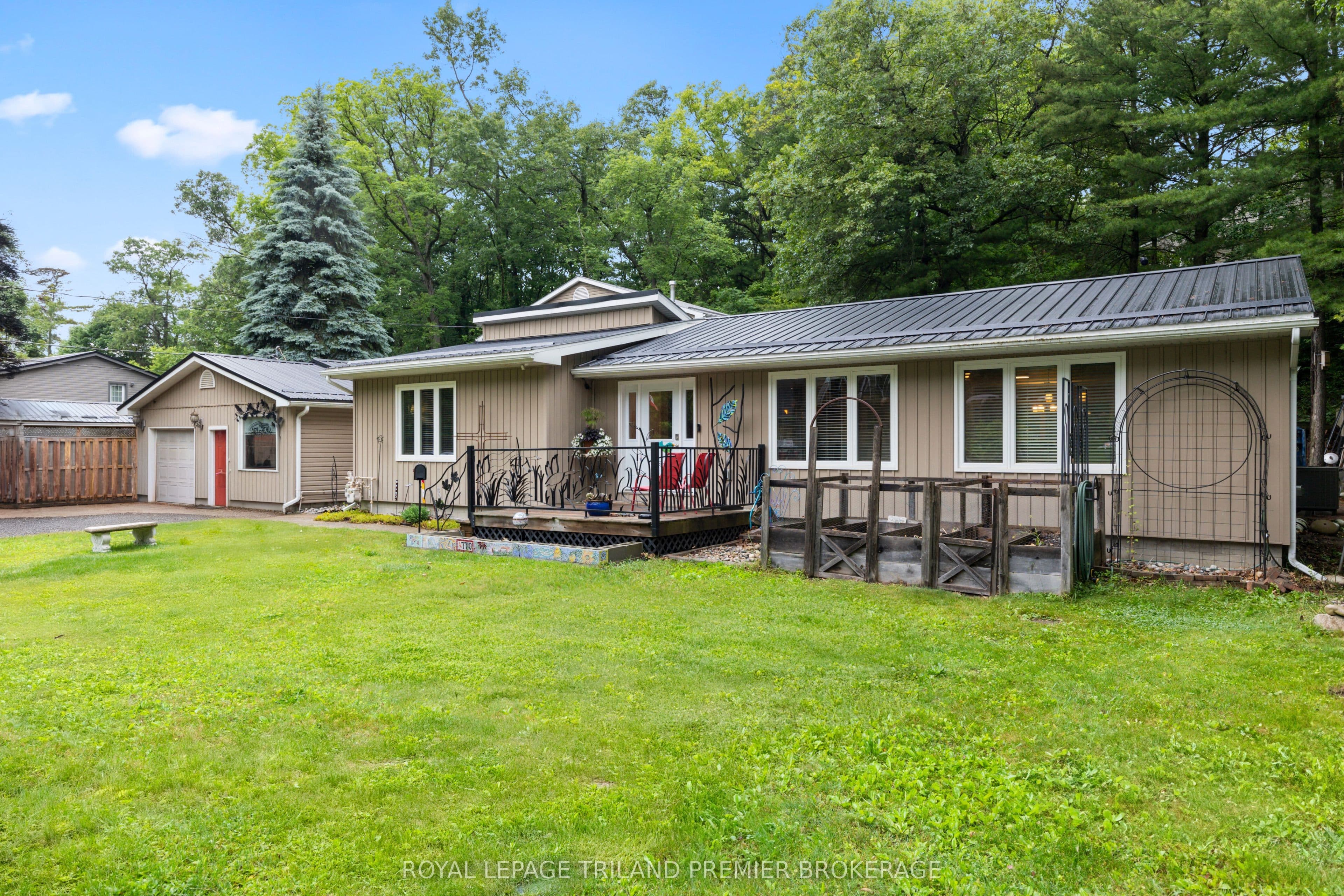 7710 Clayton Street, Lambton Shores, ON N0M 2L0