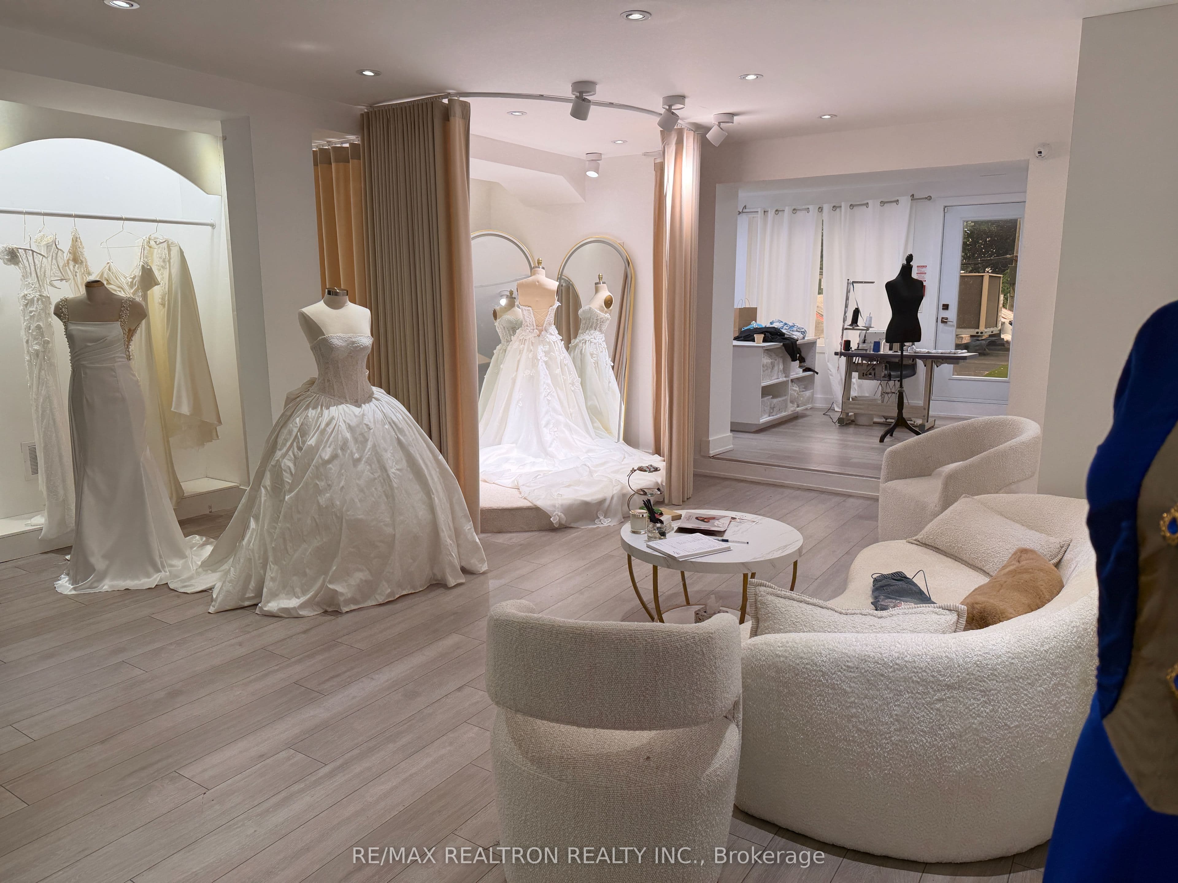 723 Queen Street E 2nd Fl, Toronto, ON M4M 1H1