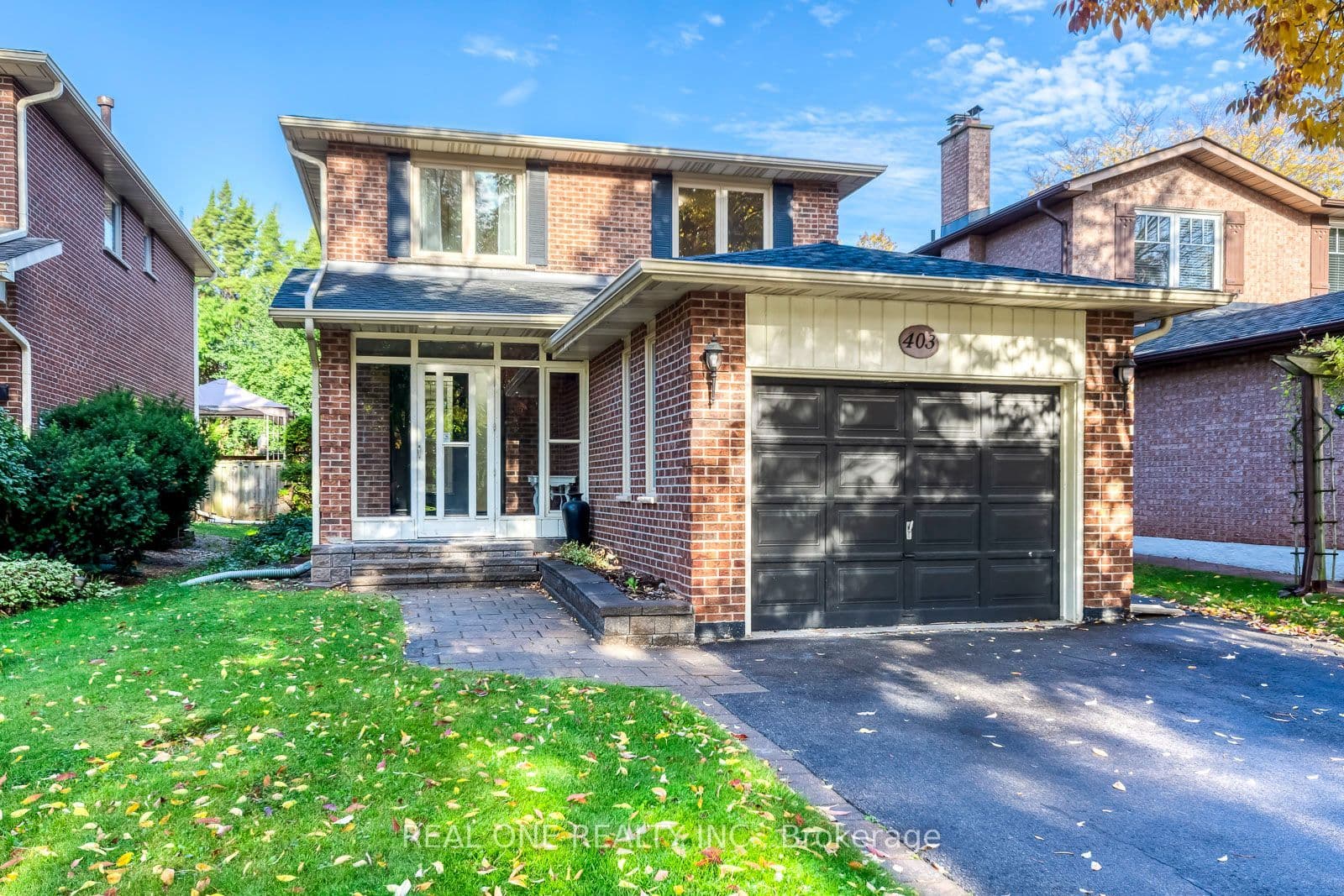 403 Parkridge Crescent, Oakville, ON L6M 1A9