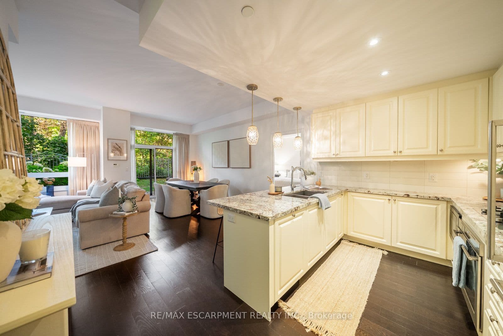 3500 LAKESHORE Road W 110, Oakville, ON L6L 0B4