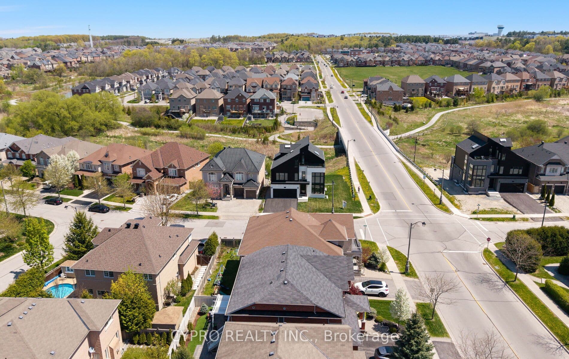 88 Cosford Street, Aurora, ON L4G 0G6