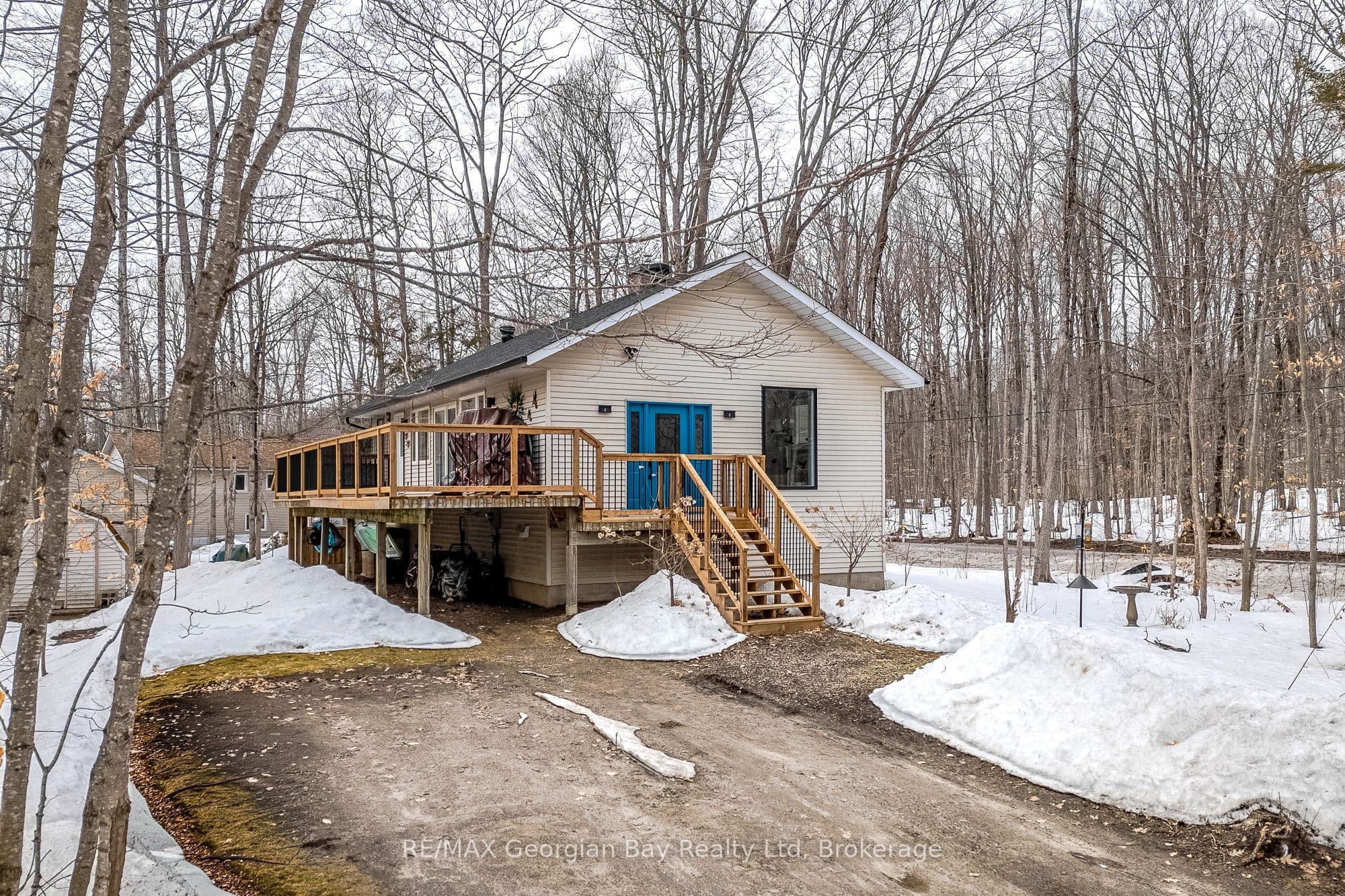 2 Belle Vue Avenue, Tiny, ON L9M 0H5