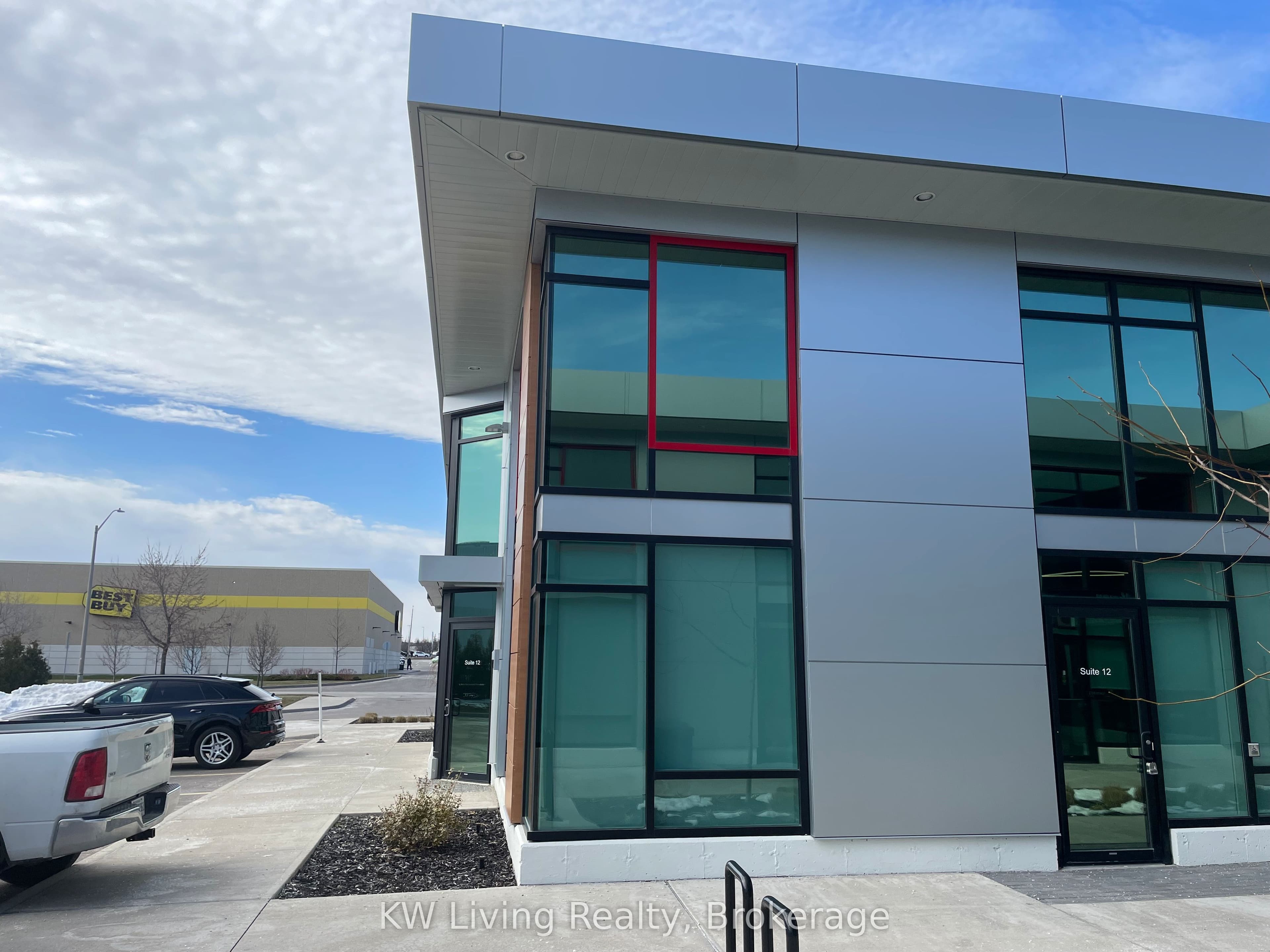 2578 Bristol Circle 12, Oakville, ON L6H 7E5