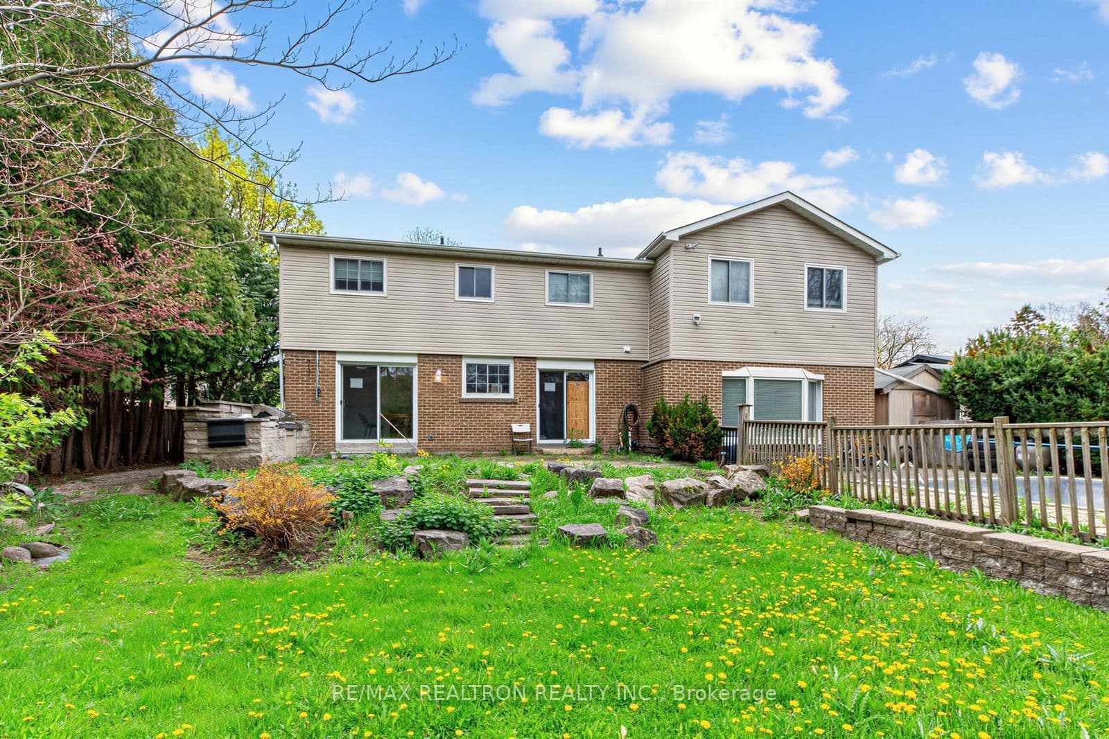 8 Gallacher Avenue, Richmond Hill, ON L4E 2W9