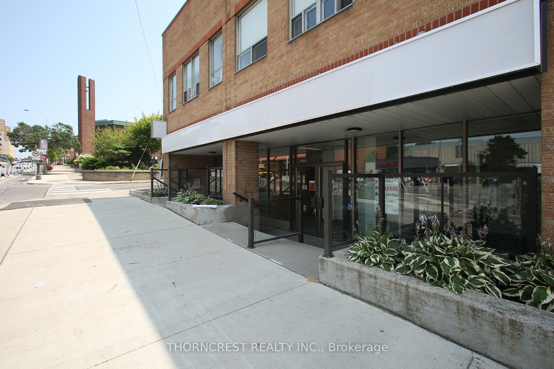 1709 Bloor Street W, Toronto, ON M6P 4E5