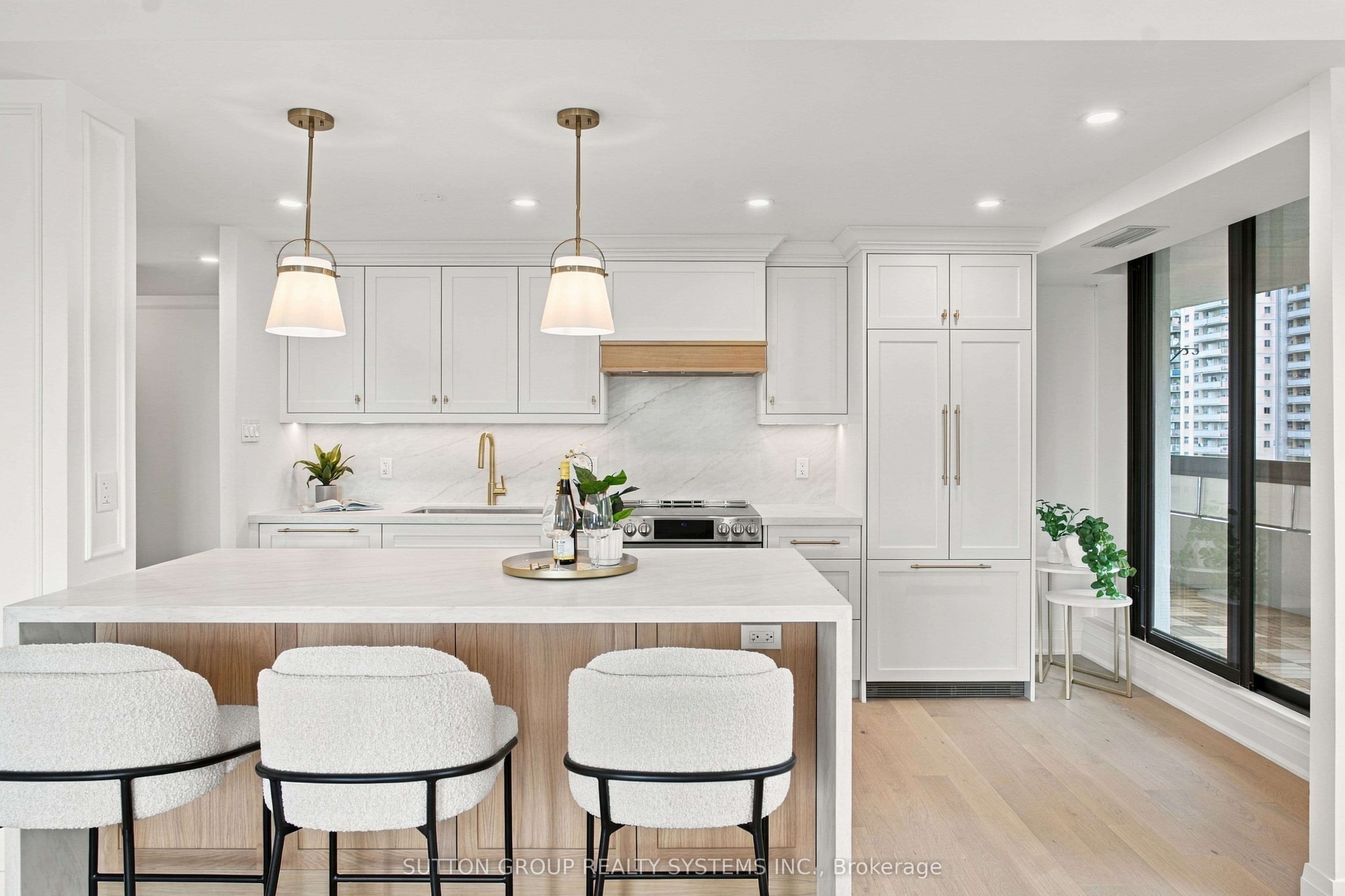 100 Quebec Avenue 1501, Toronto, ON M6P 4B8