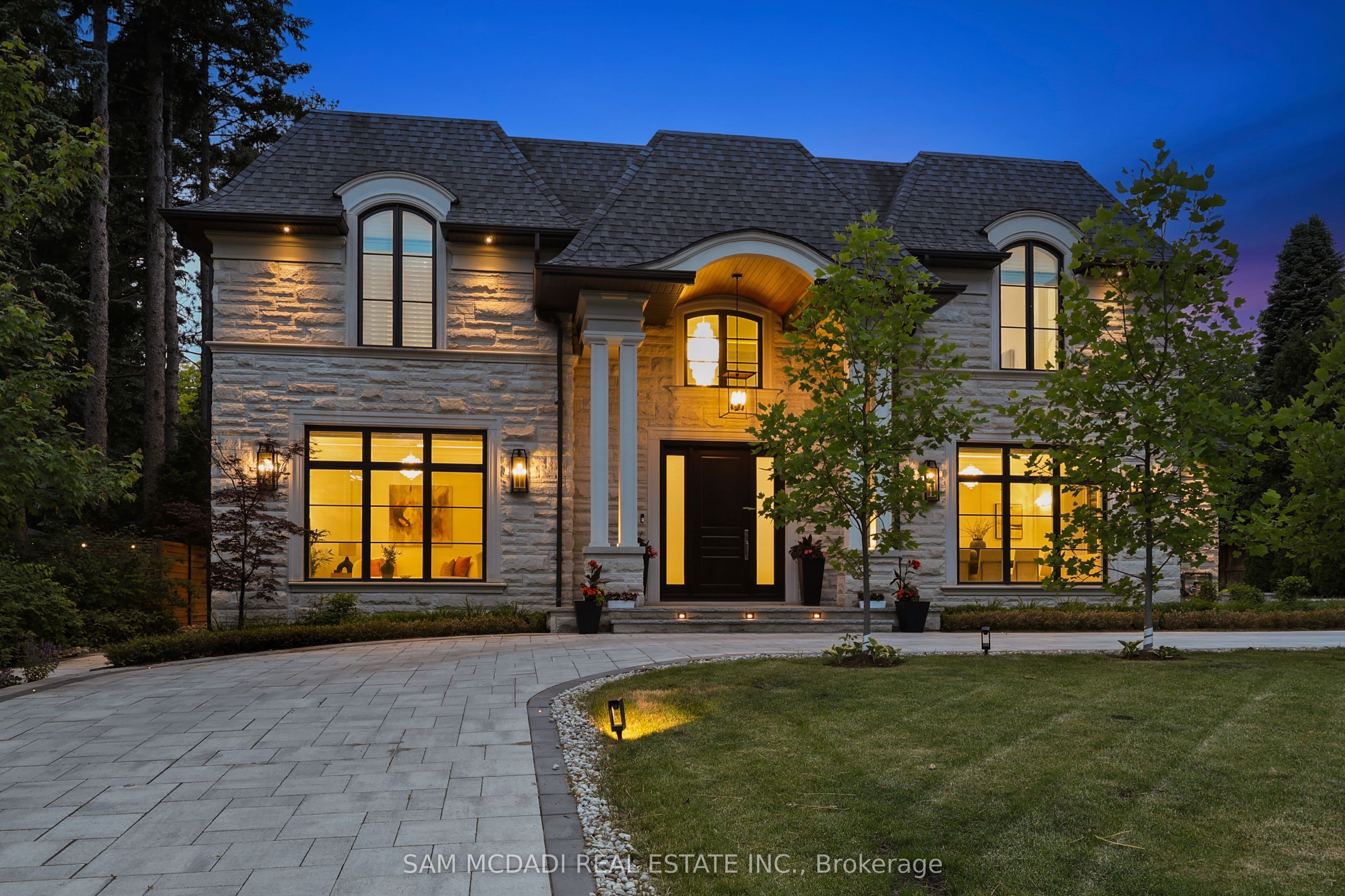 1342 Nocturne Court, Mississauga, ON L5H 2L8