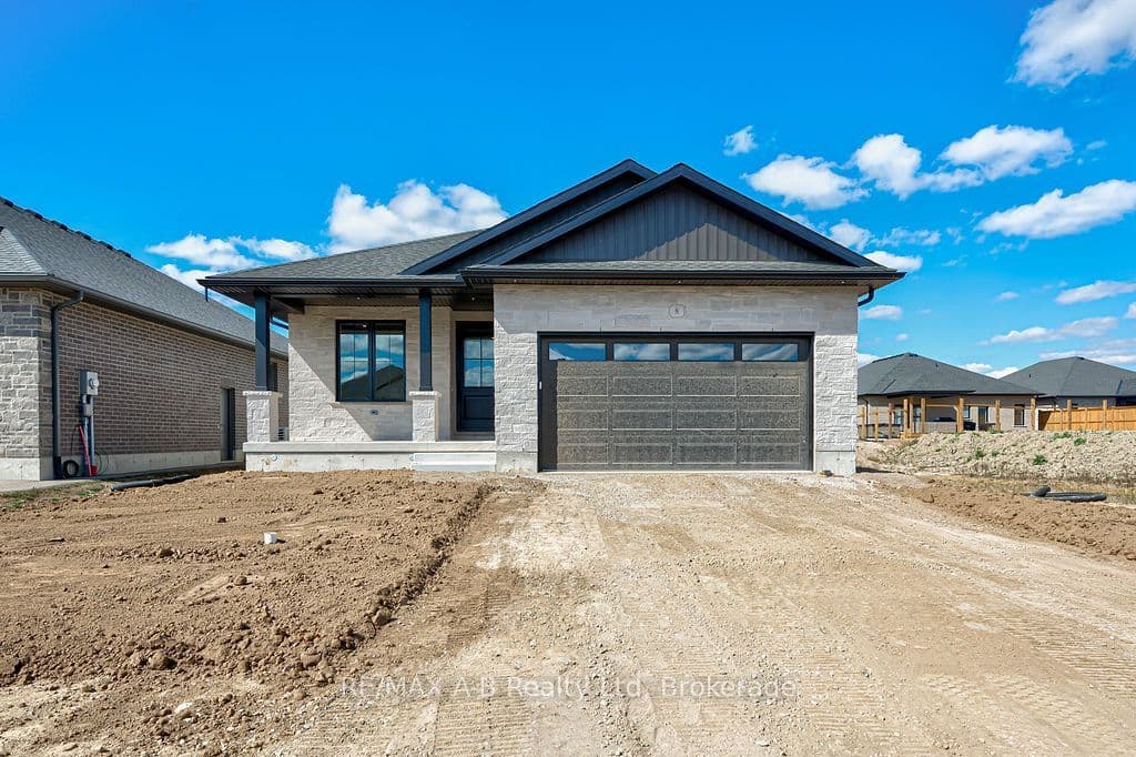 8 Orchard Drive, Stratford, ON N5A 0L1