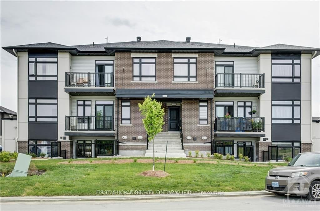 300 TULUM Crescent K, Kanata, ON K2S 2Y4