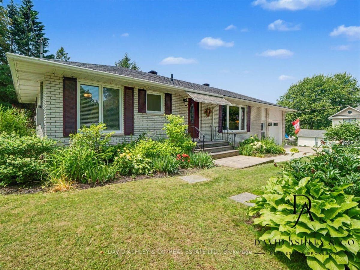 4 Queen Street, Rideau Lakes, ON K0G 1V0